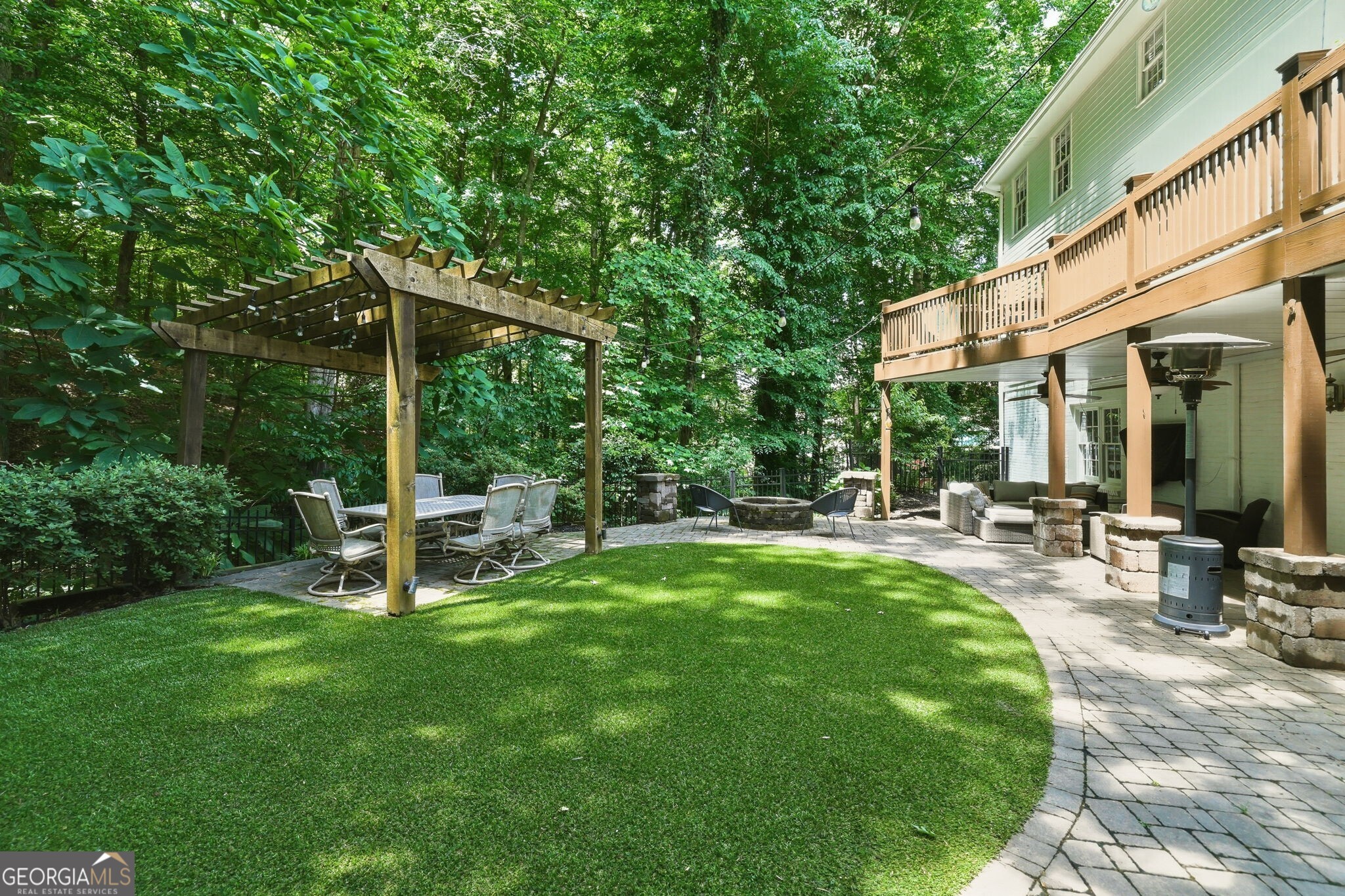 898 Byrnwyck Road NE