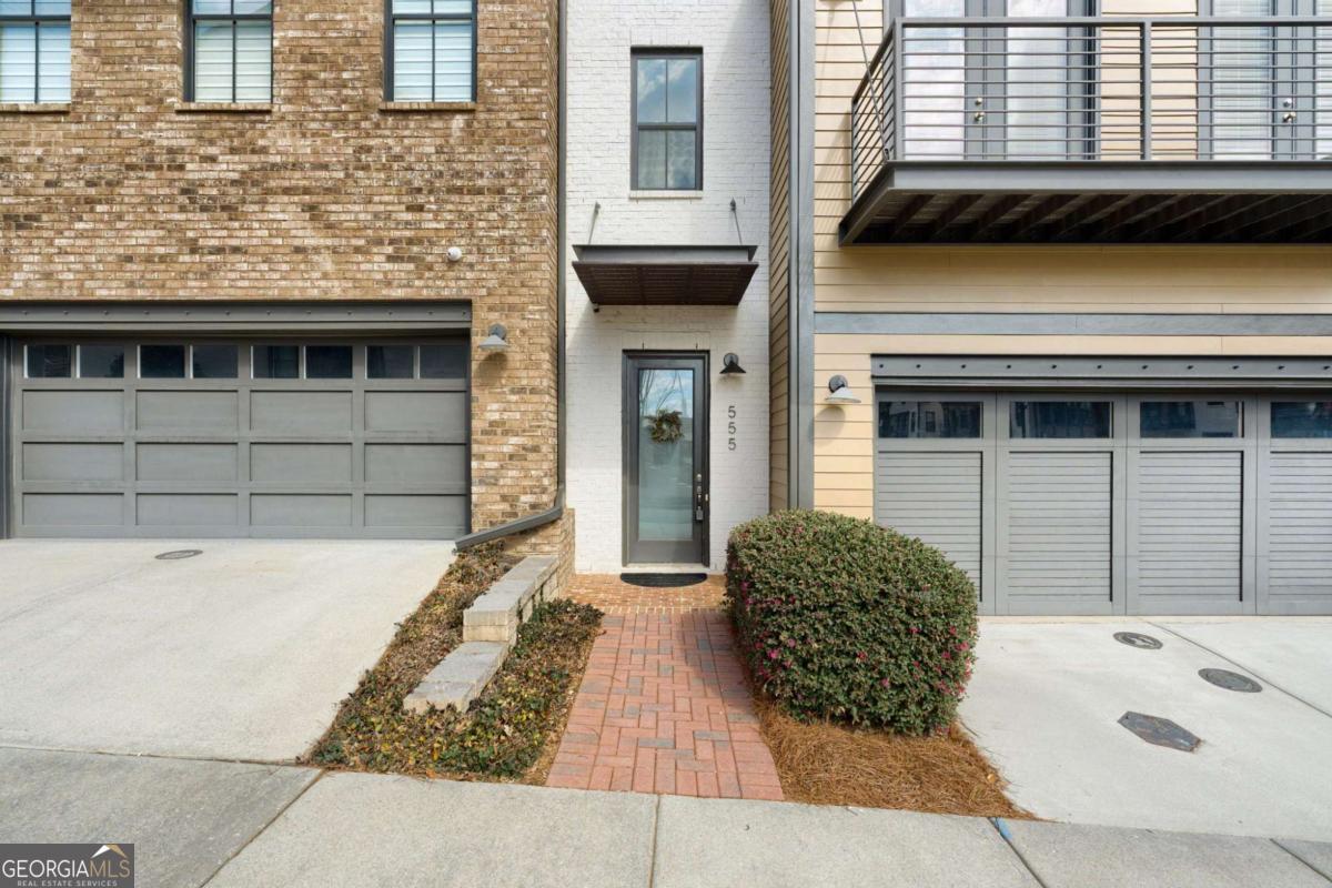 555 Verismo Way