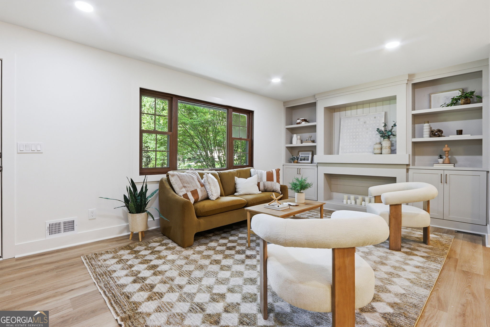 3331 De Leon Lane