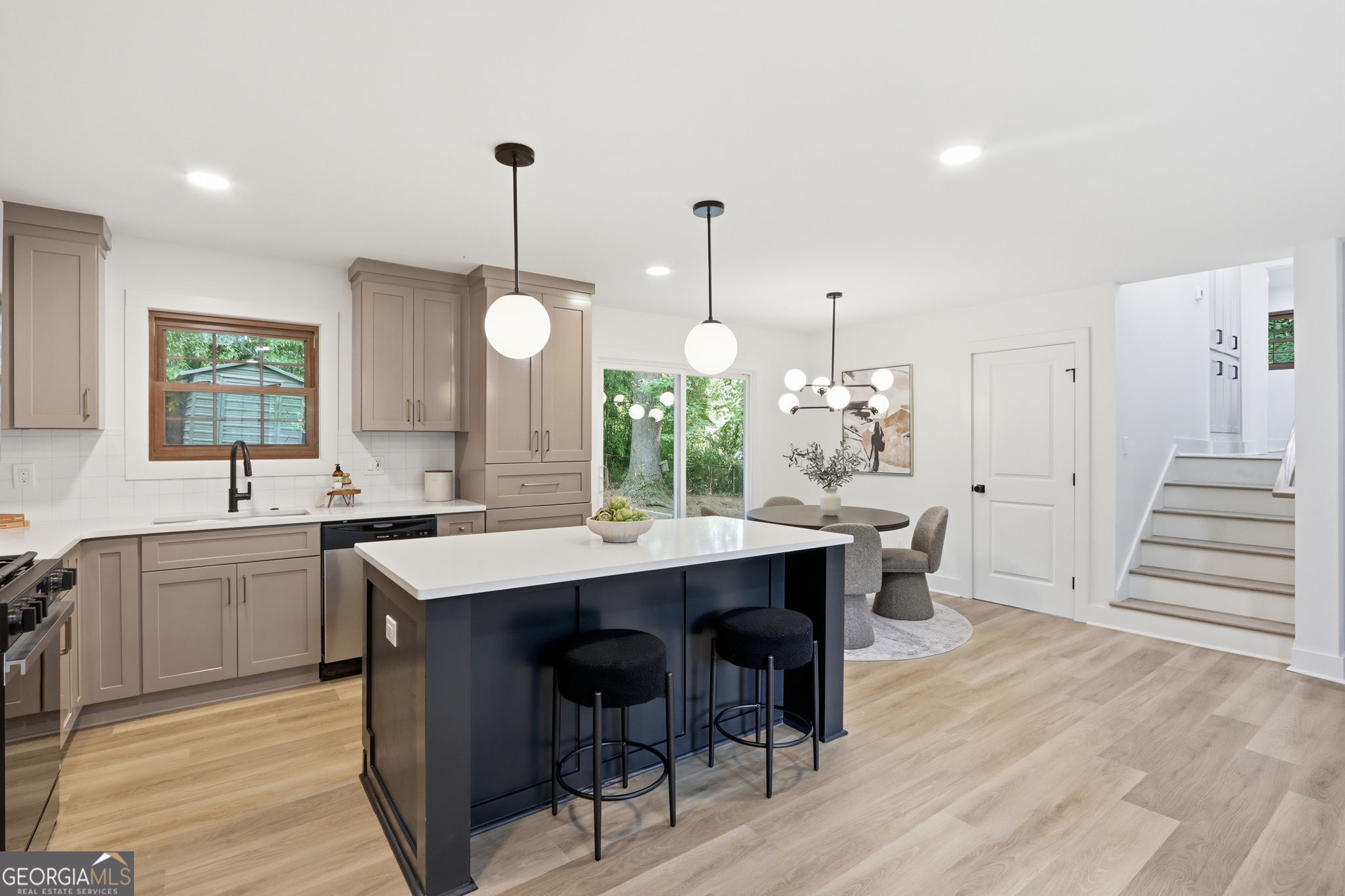 3331 De Leon Lane