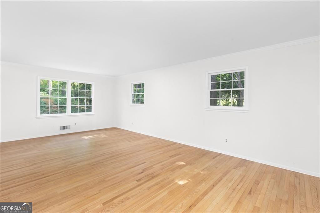 4132 St Germain