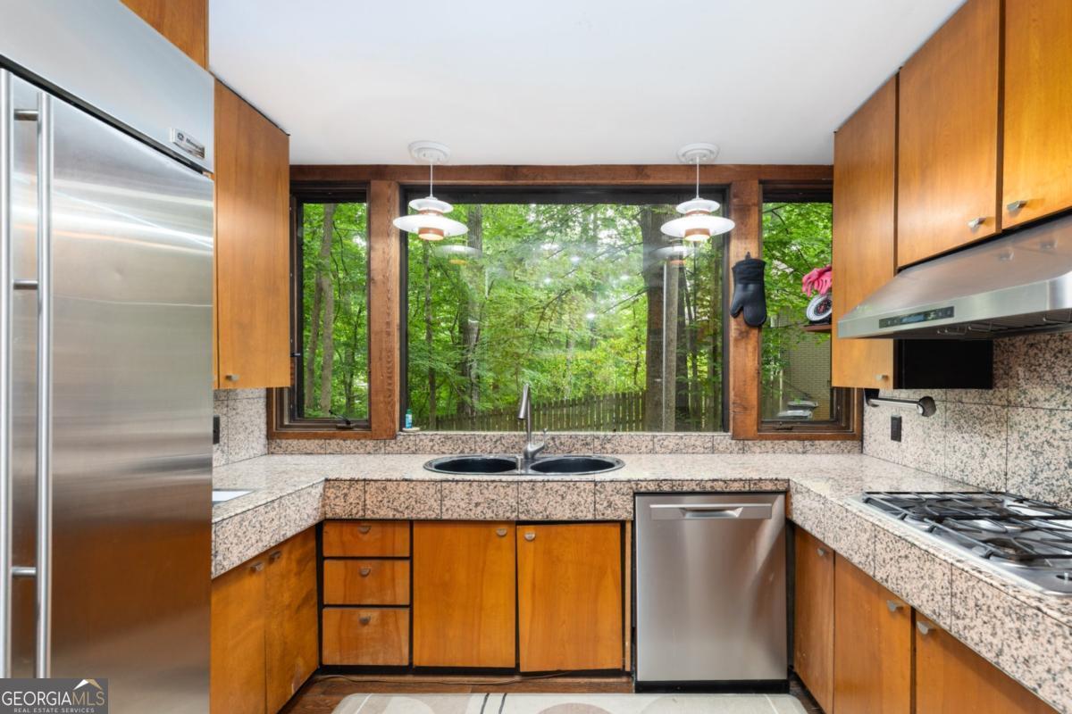1080 Martin Ridge Road