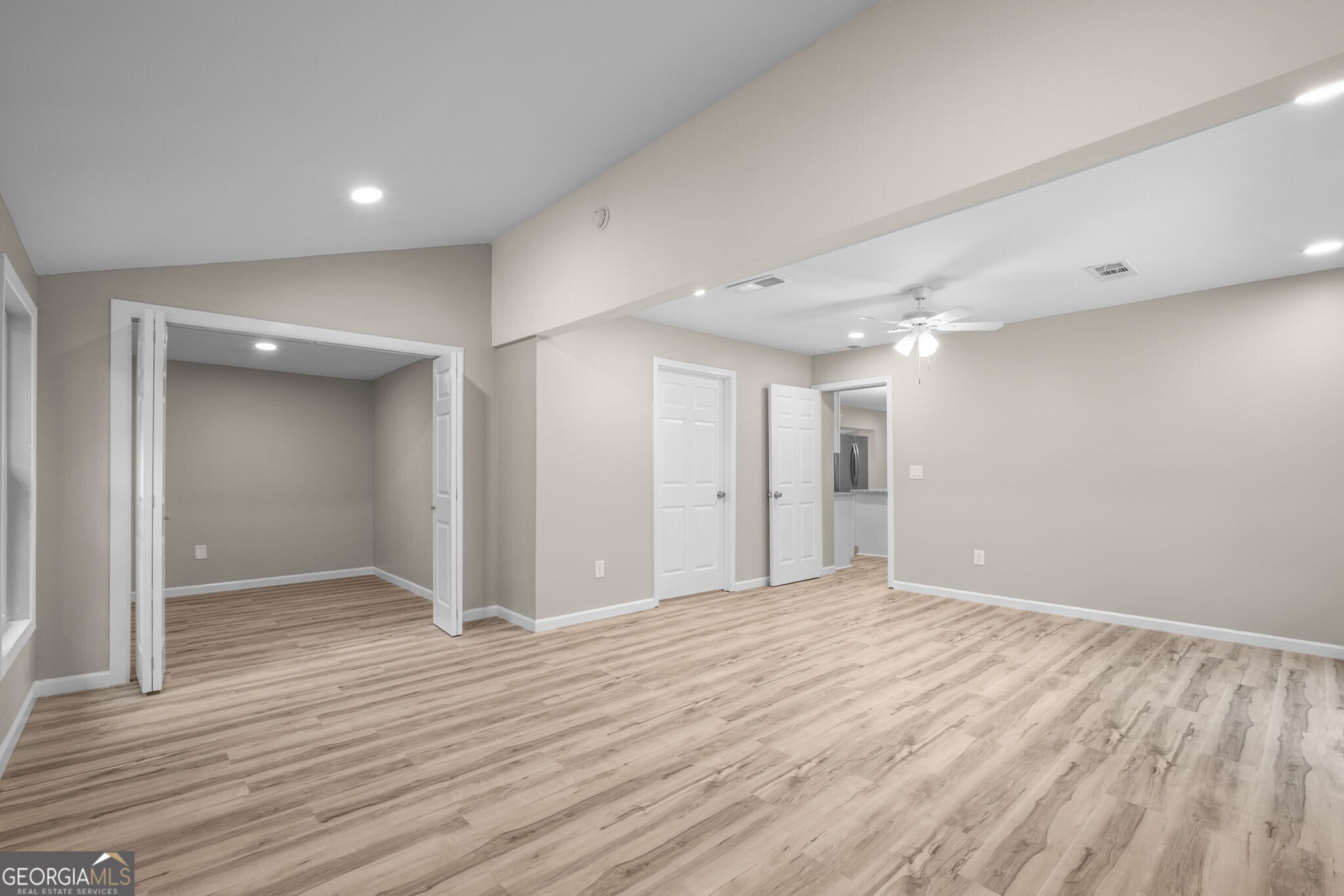 4200 Pinetree Drive