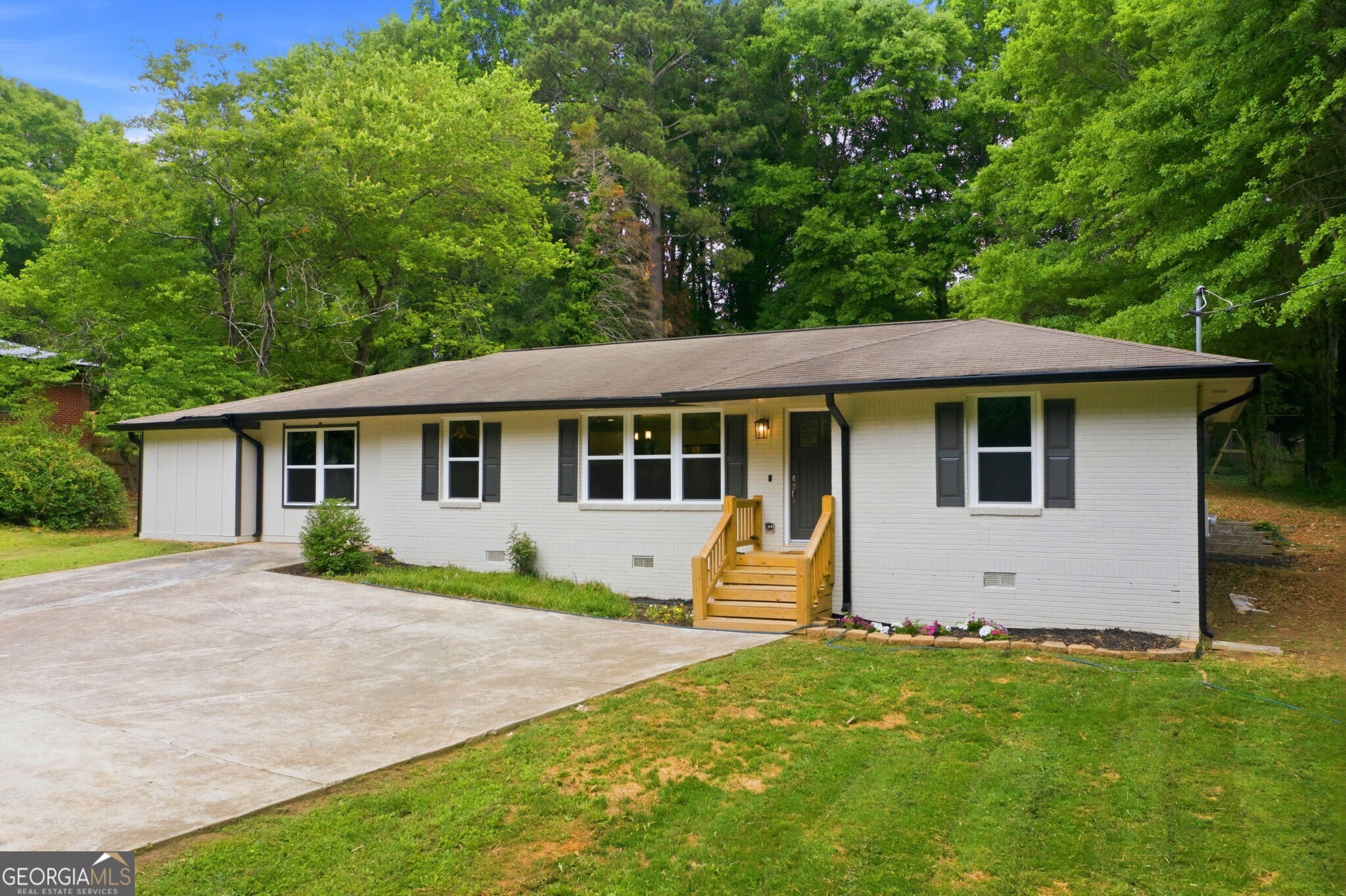 4200 Pinetree Drive