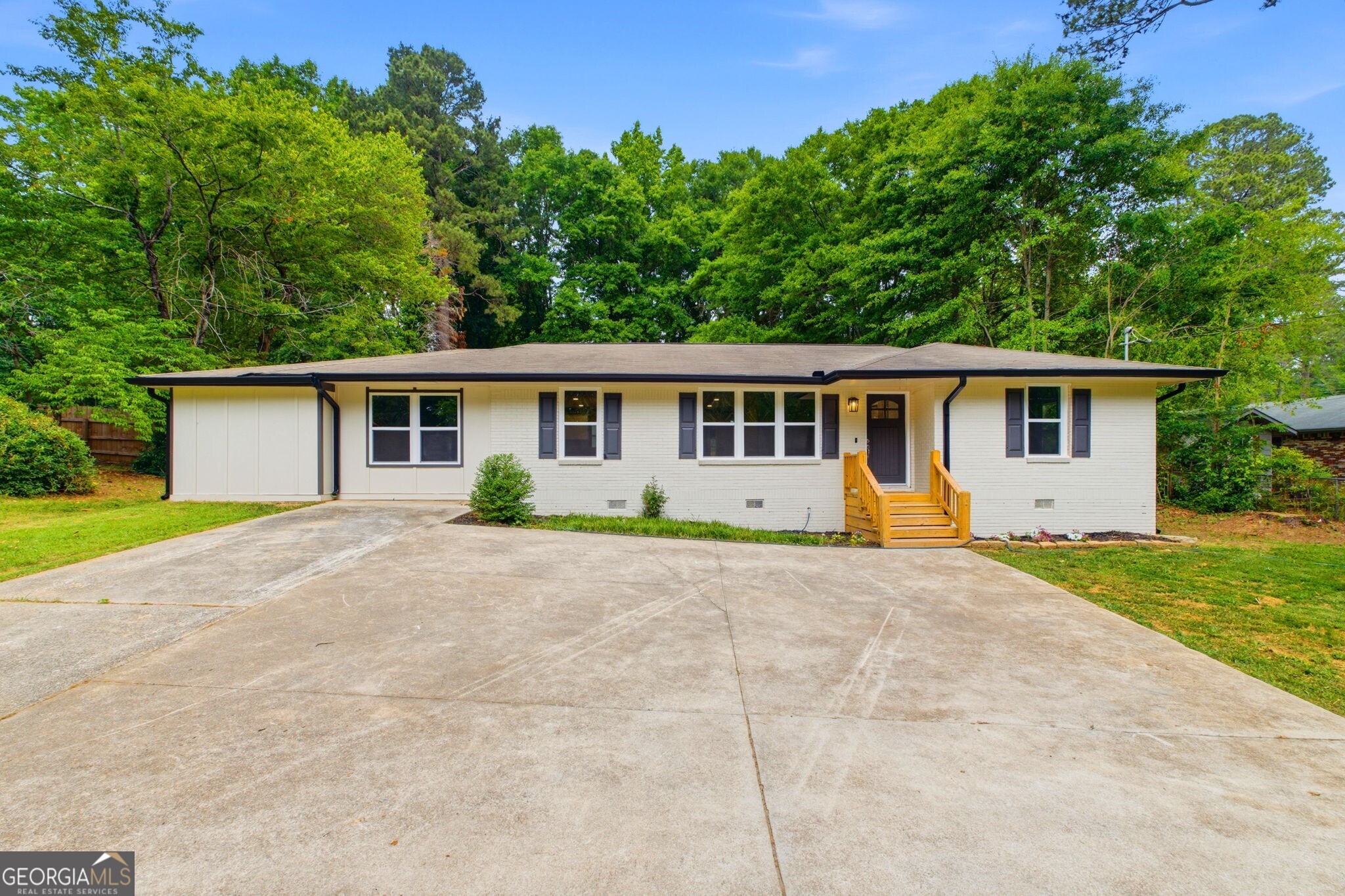 4200 Pinetree Drive