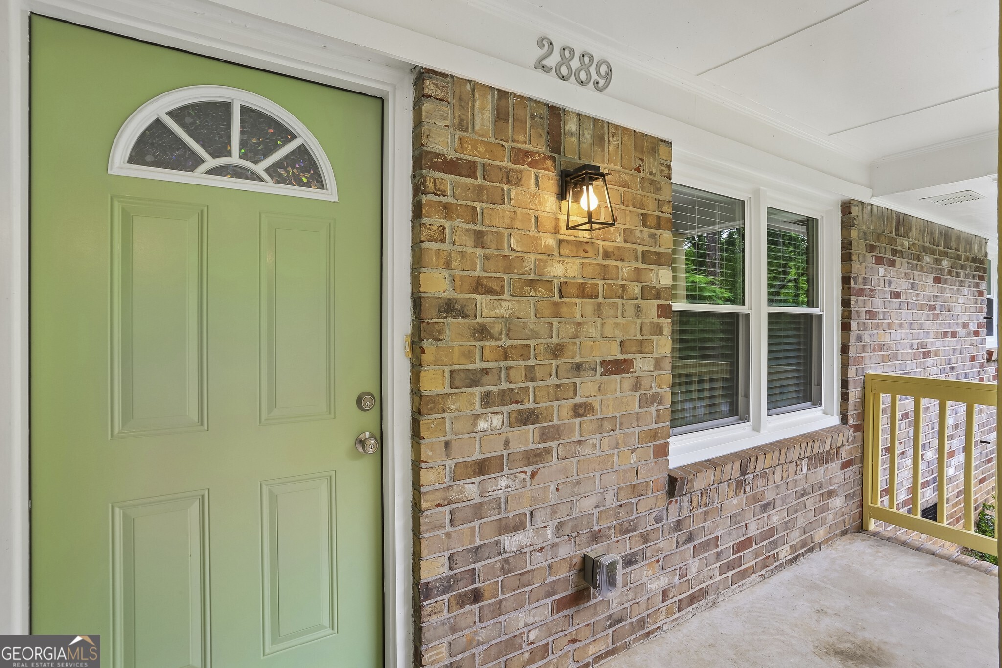 2889 White Oak Drive