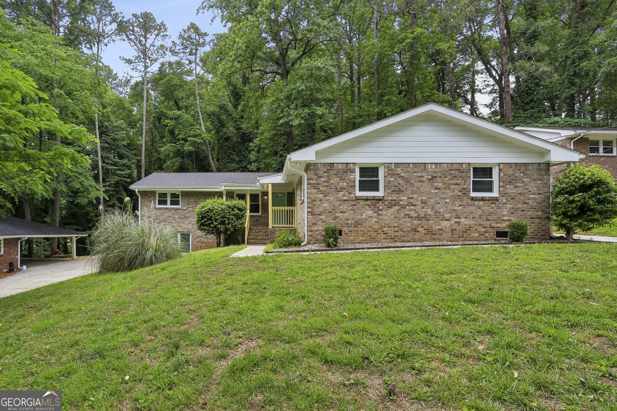 2889 White Oak Drive