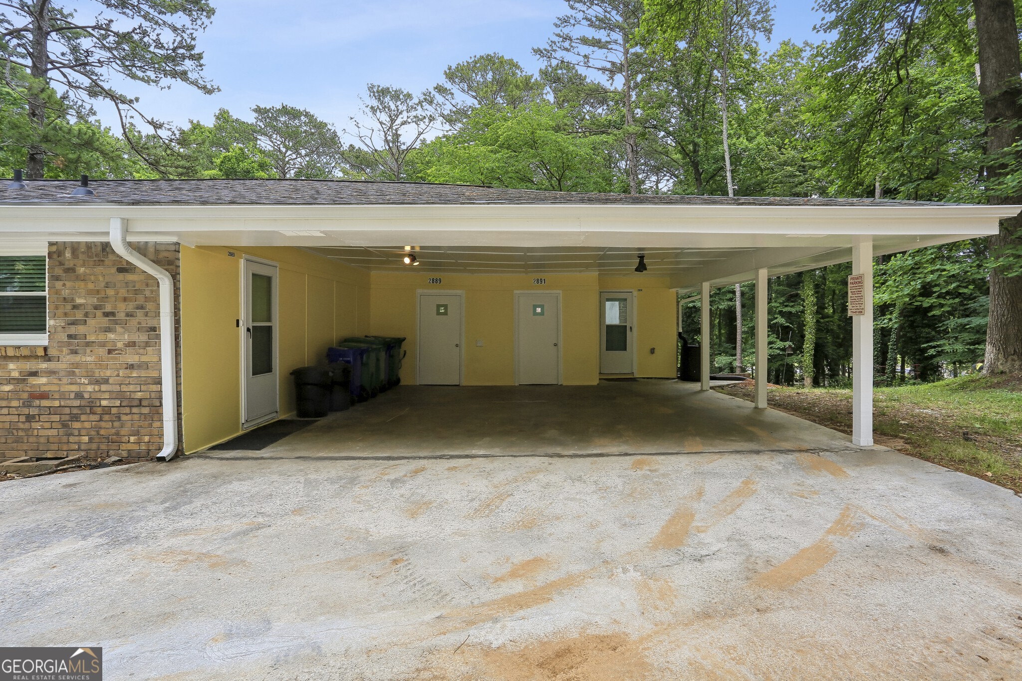 2889 White Oak Drive