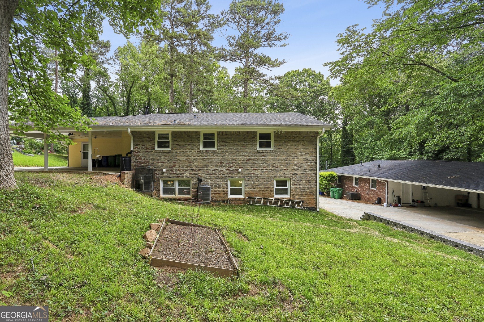 2889 White Oak Drive