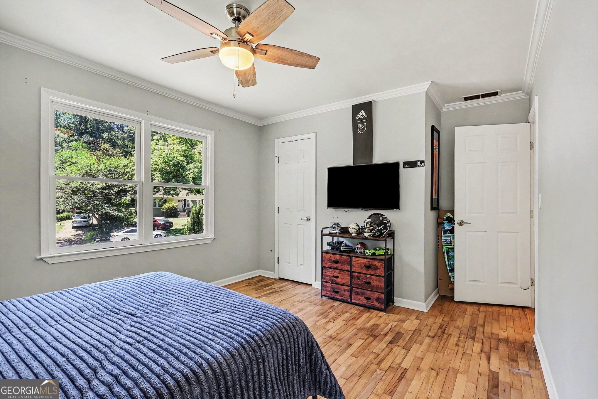1120 Delores Way