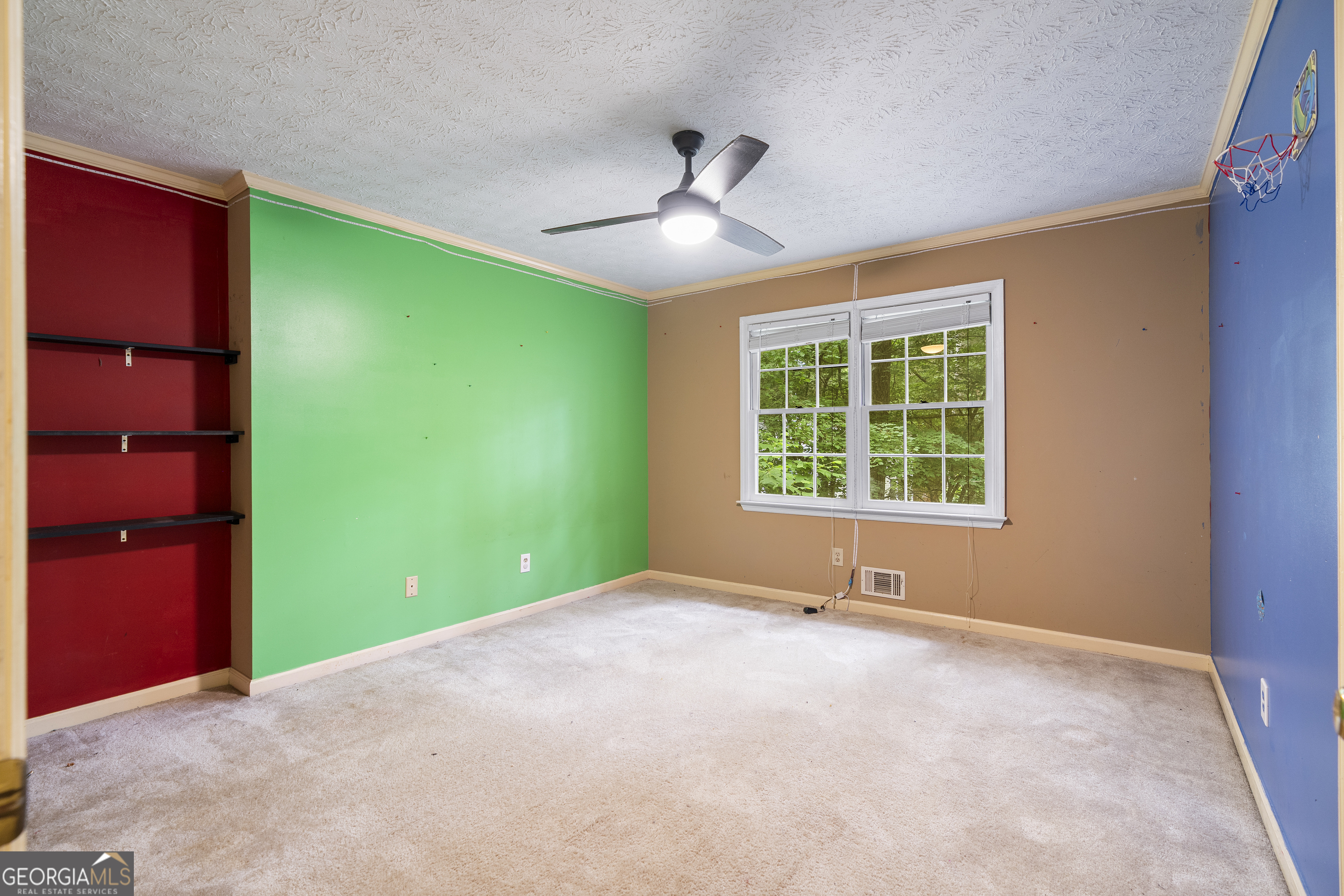 531 Gregory Lane