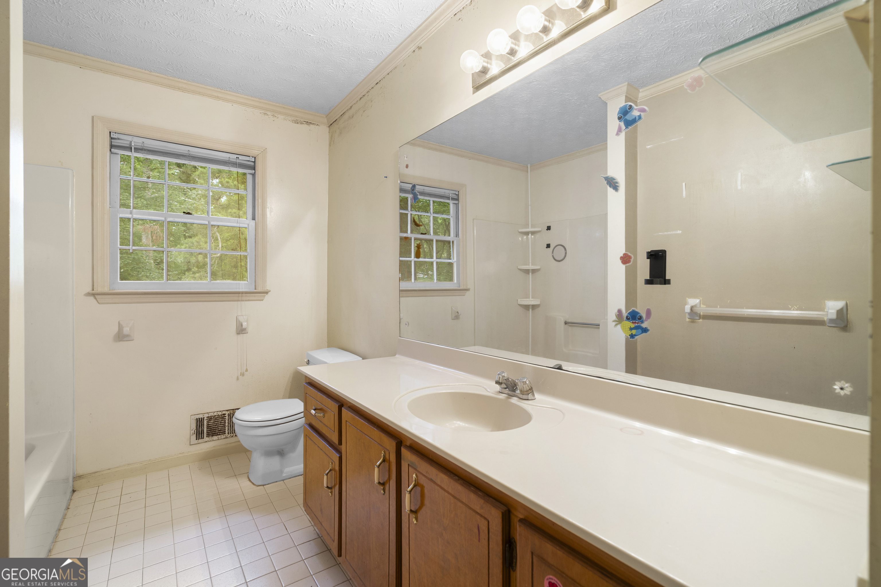 531 Gregory Lane