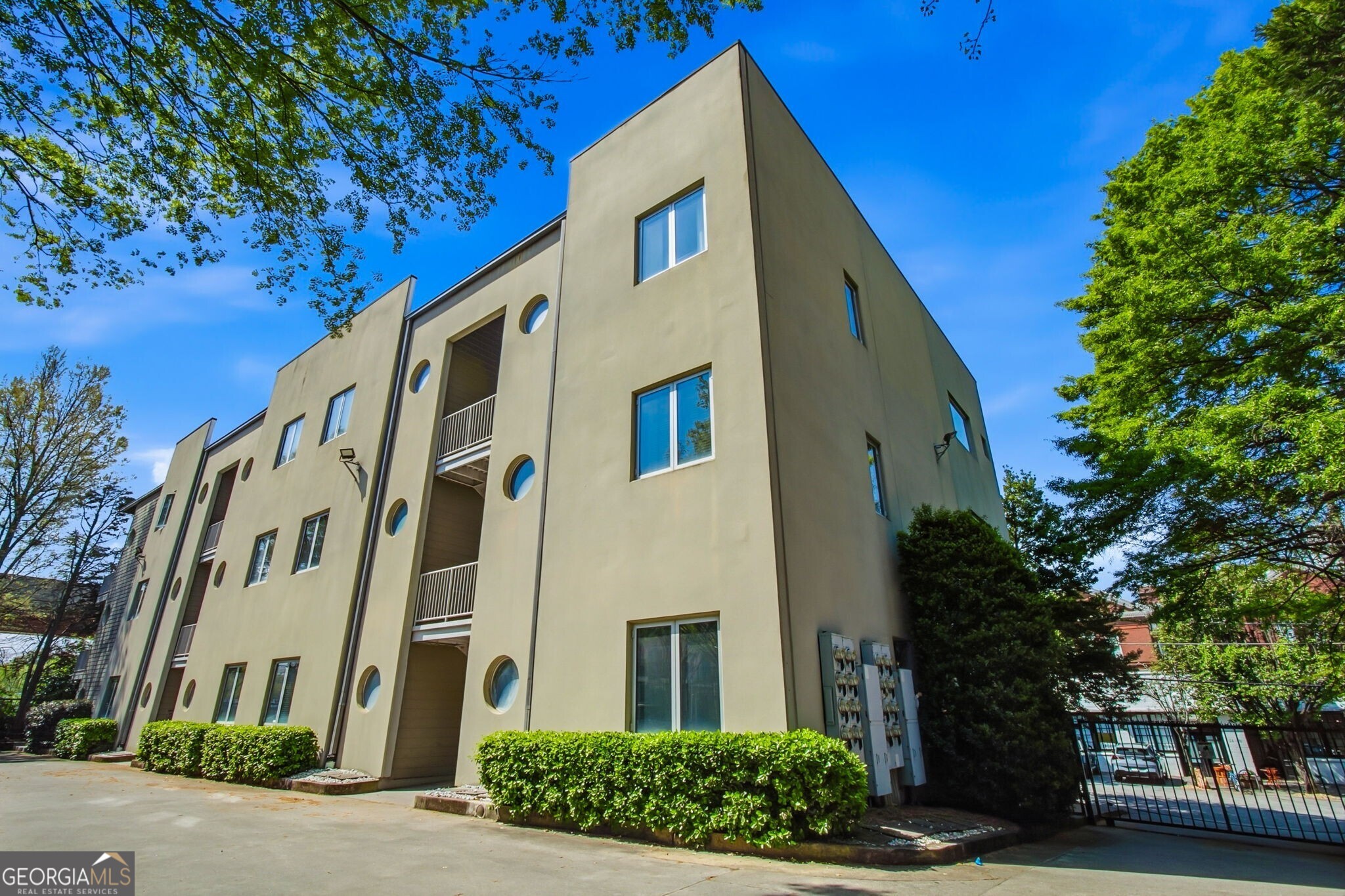 15 Waddell Street NE # 303