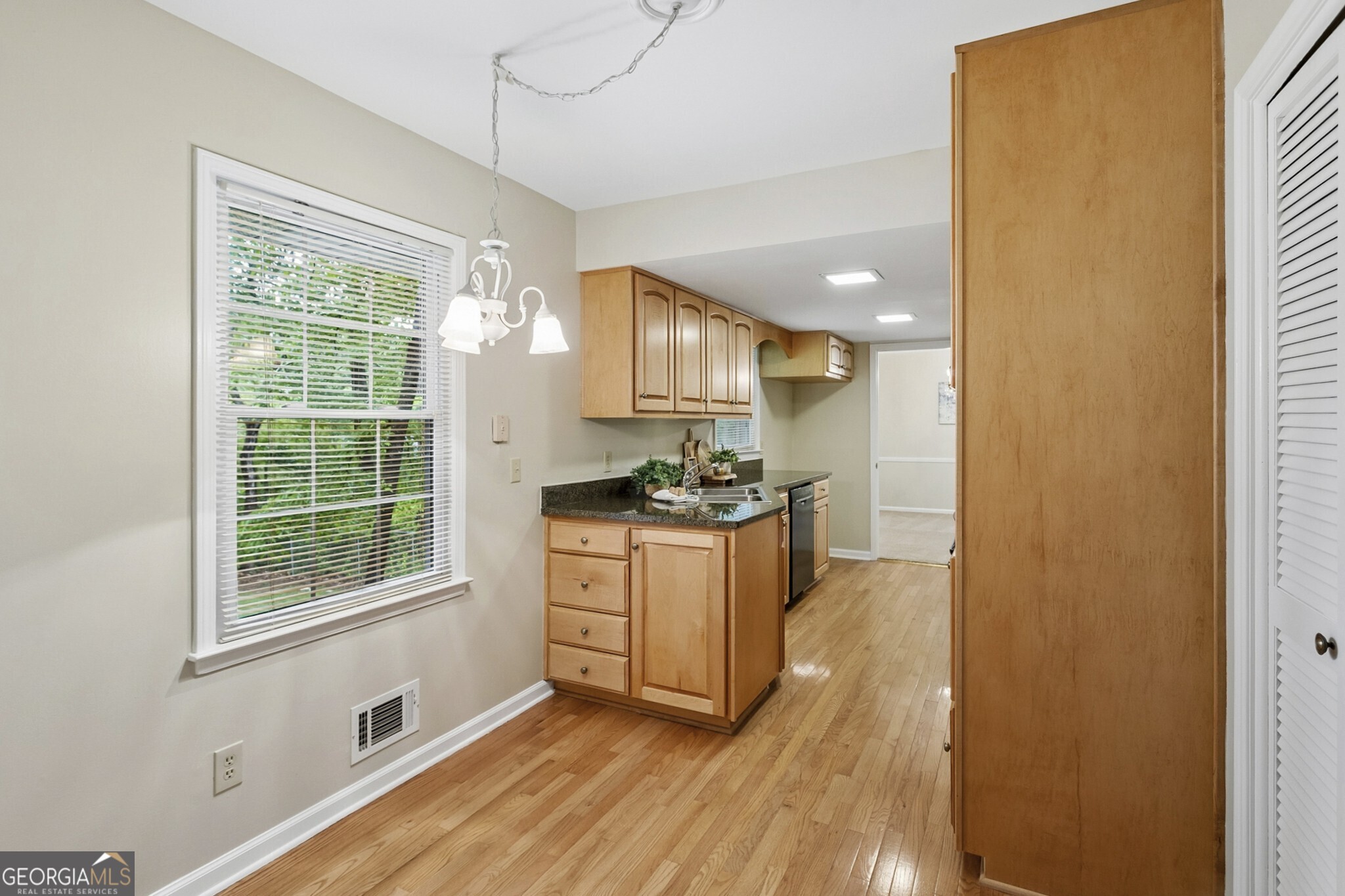 2761 Sagamore Hill Drive SE