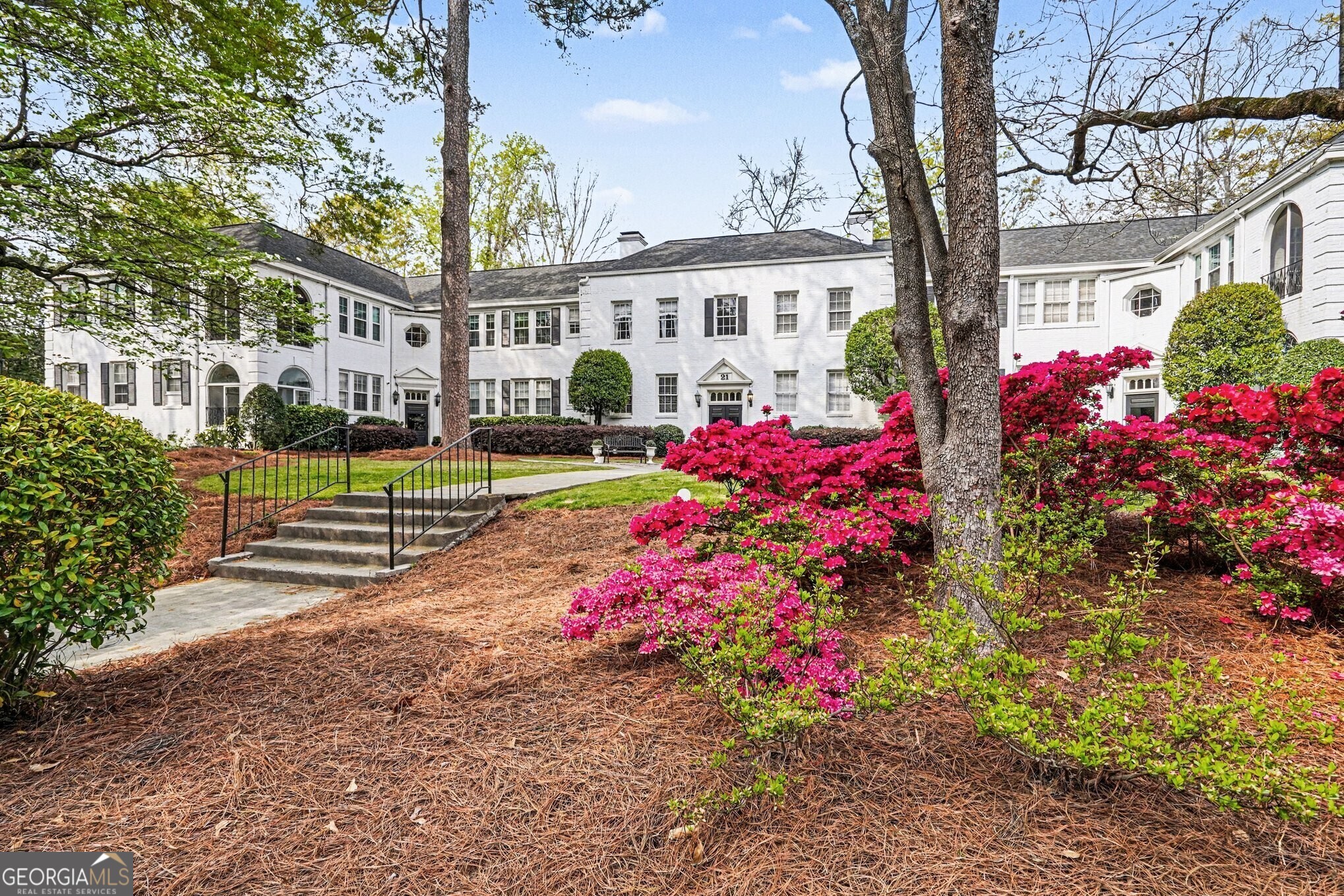 21 Peachtree Memorial Drive NW # 8