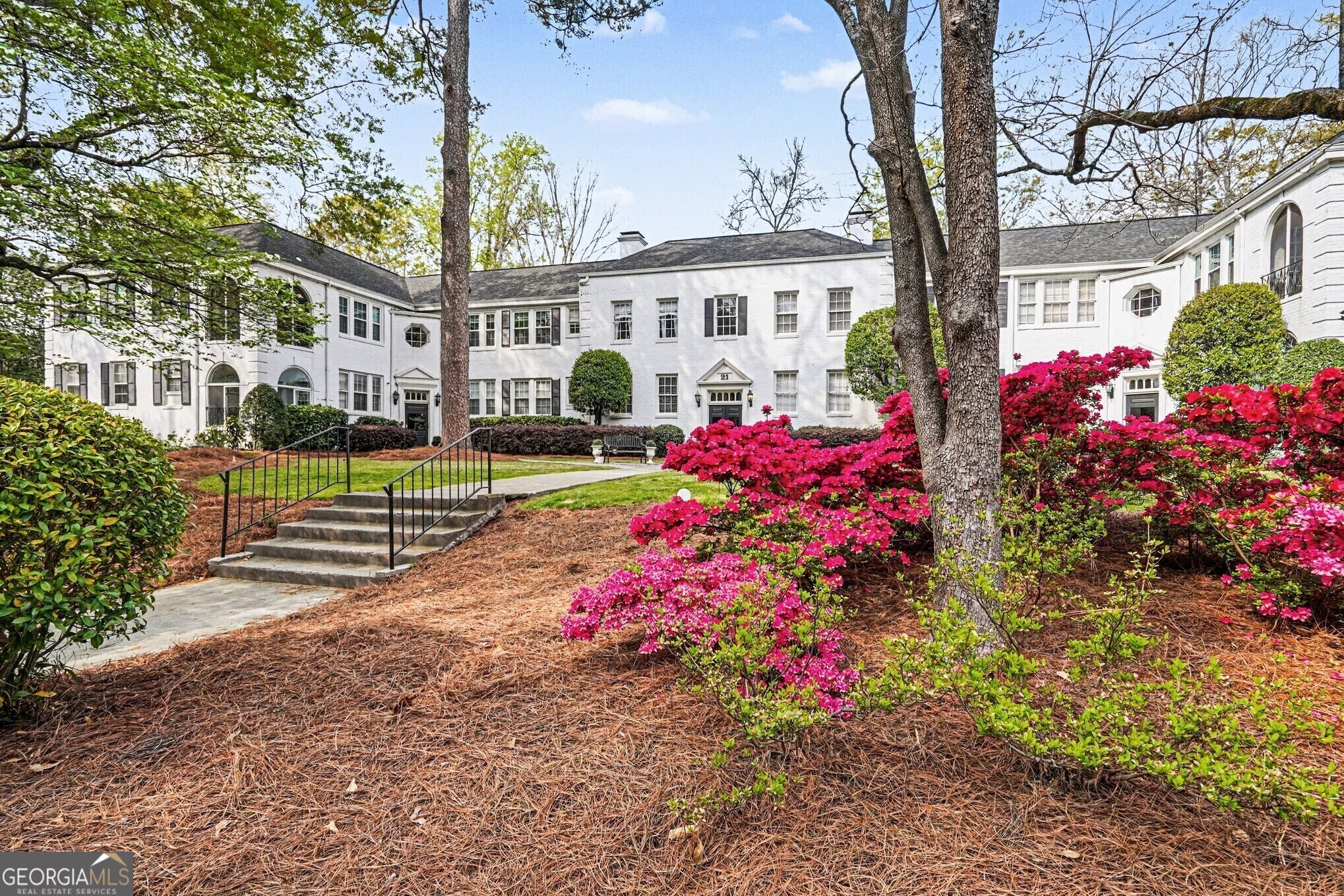 21 Peachtree Memorial Drive NW # 8A