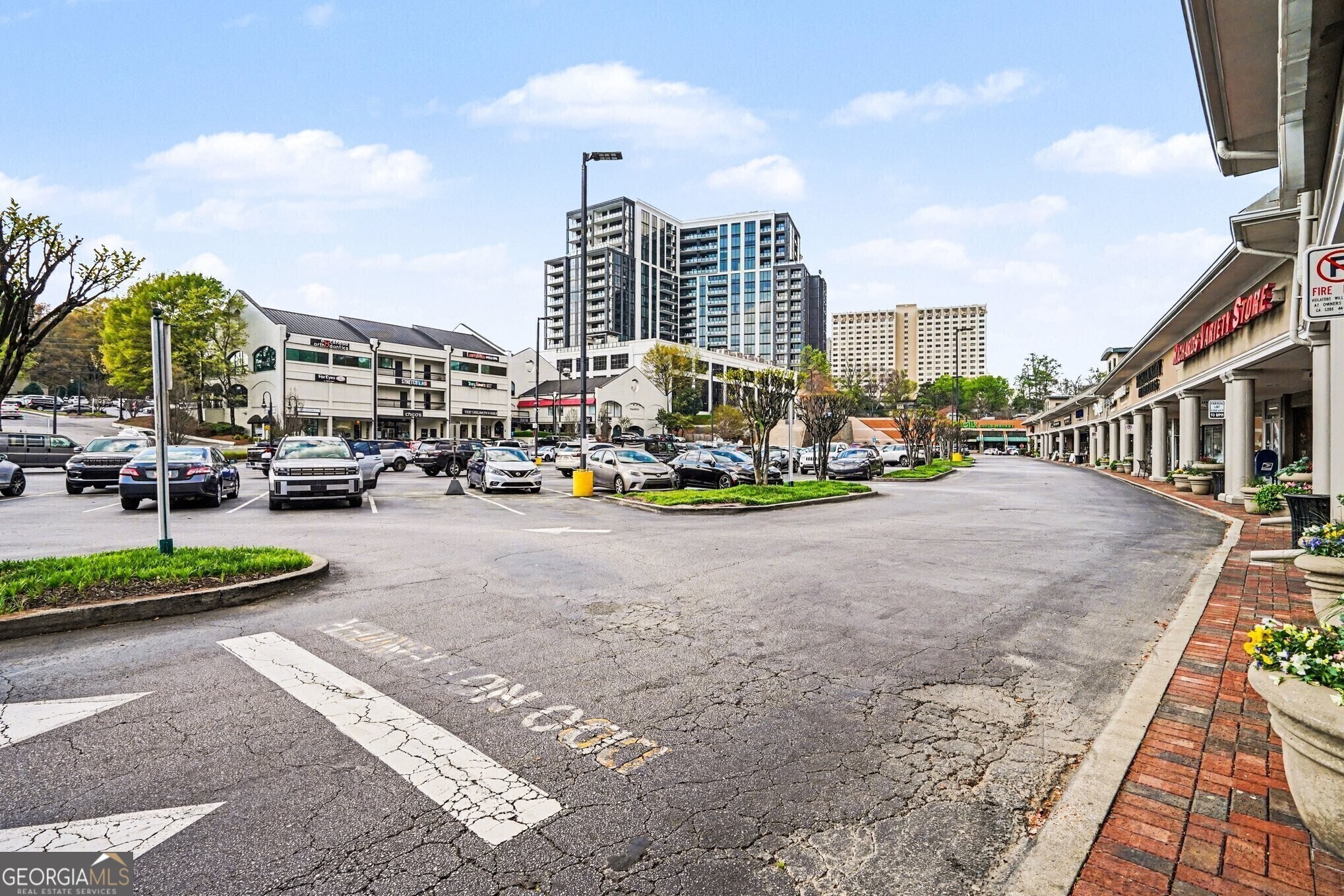 21 Peachtree Memorial Drive NW # 8A