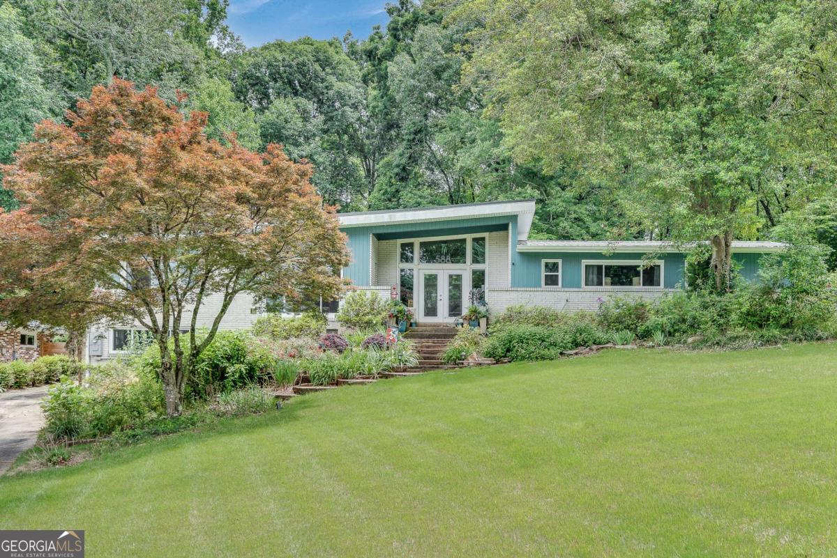 588 Kenilworth Circle
