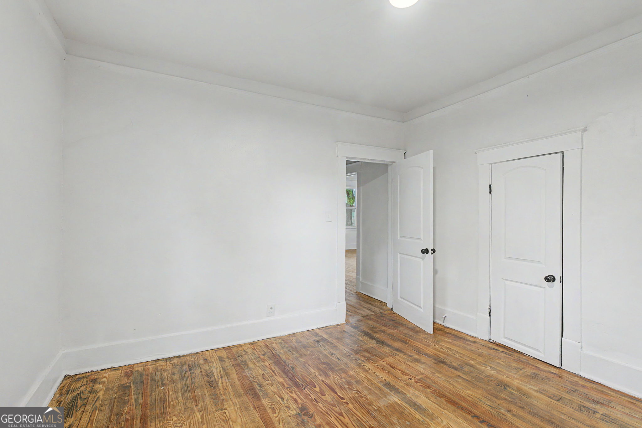 812 E 33rd Street