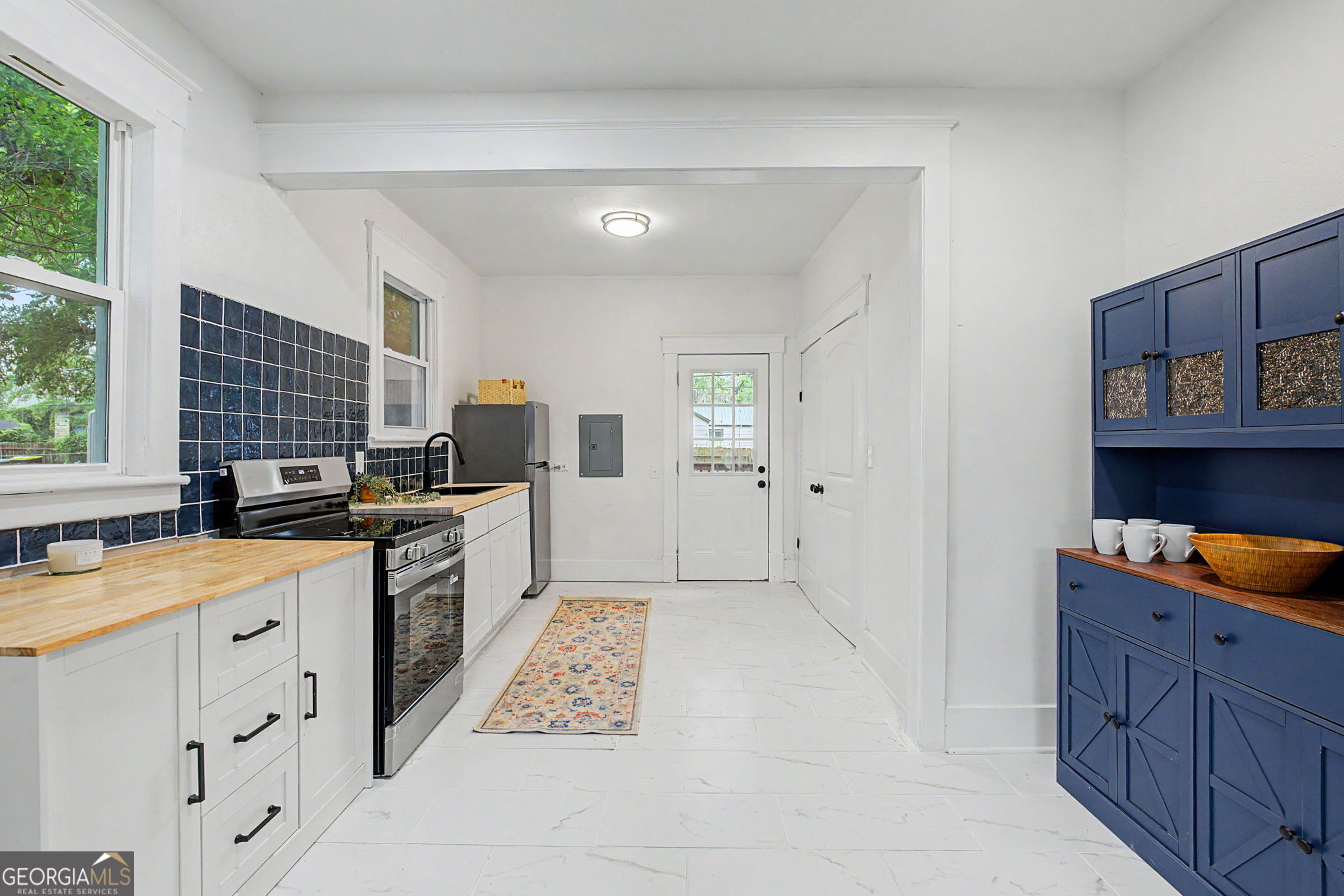 812 E 33rd Street