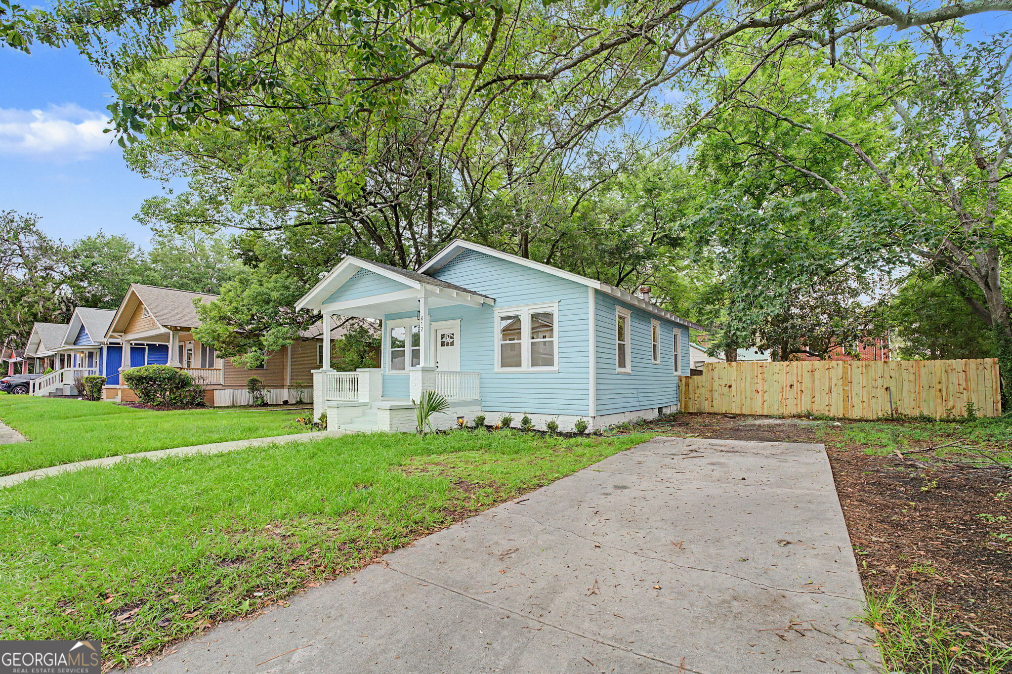 812 E 33rd Street