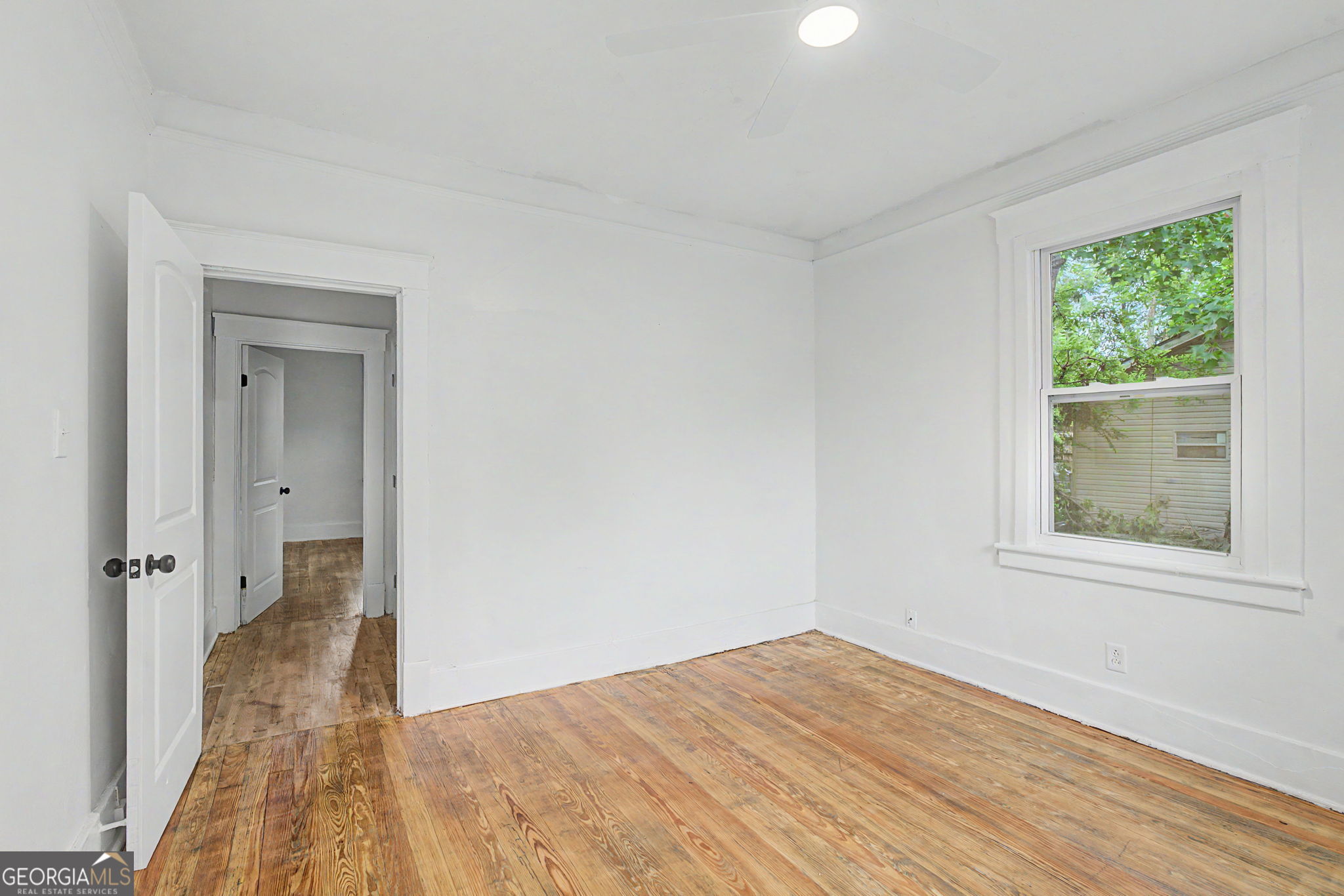 812 E 33rd Street