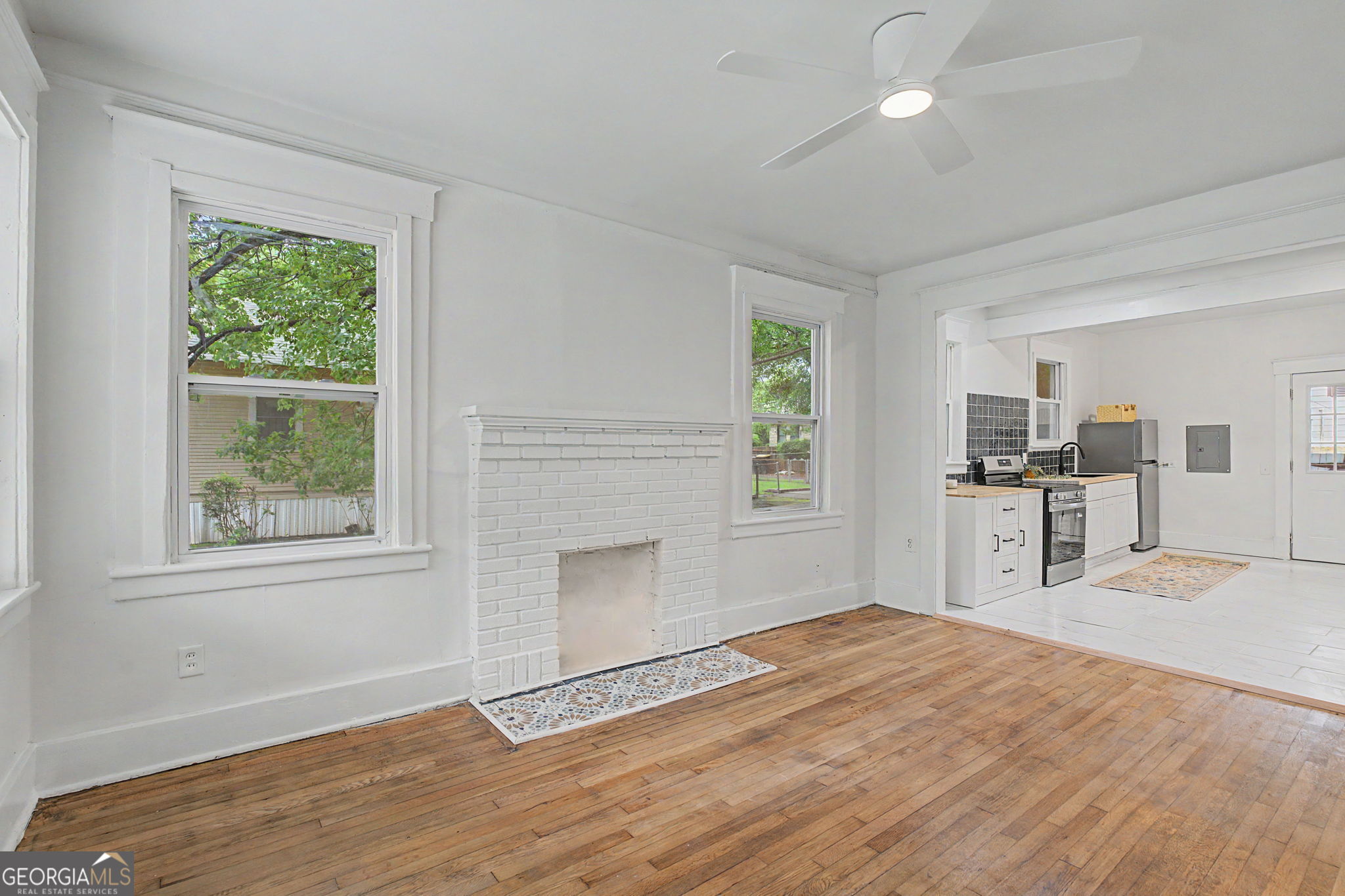 812 E 33rd Street