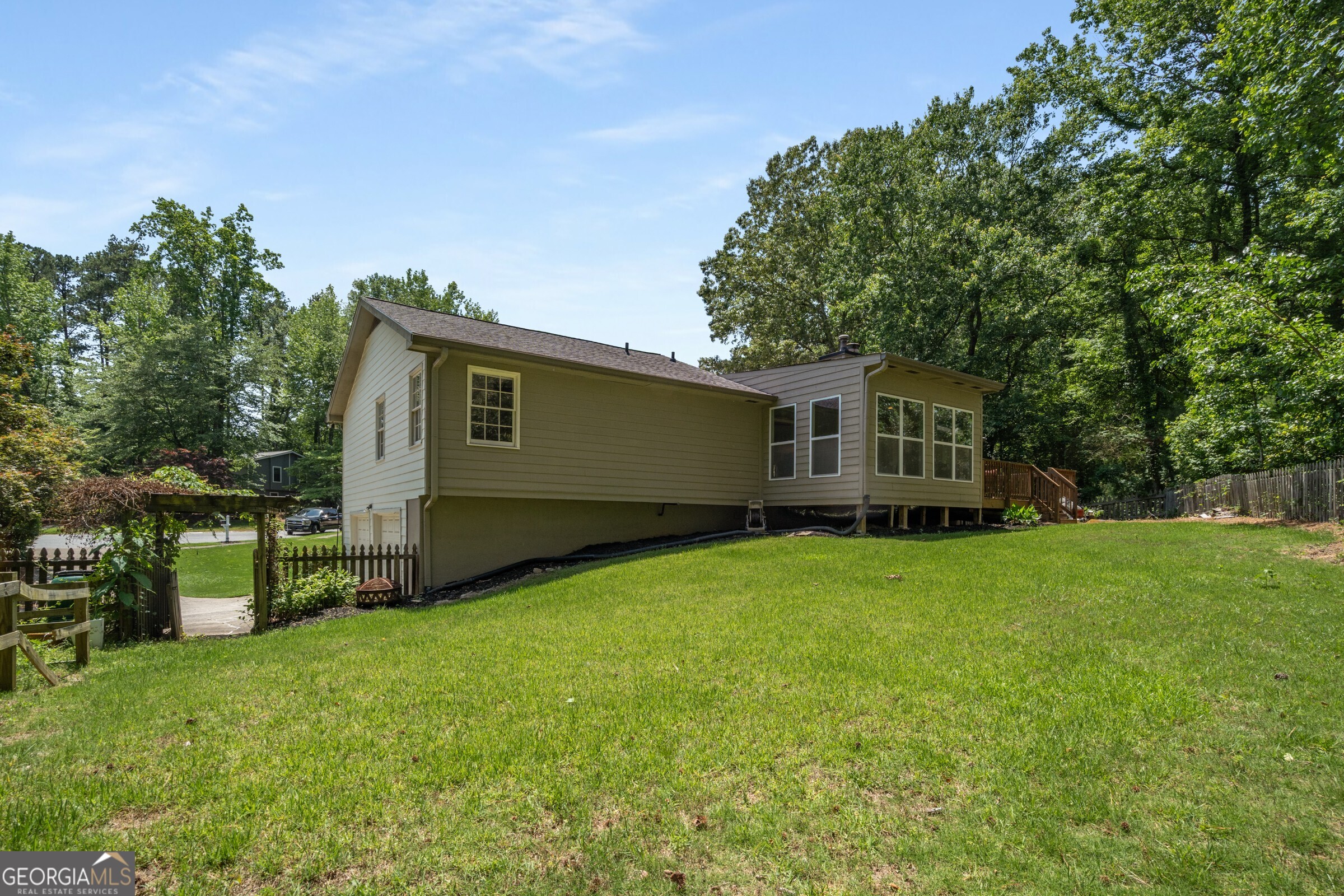 2795 Bentwood Drive