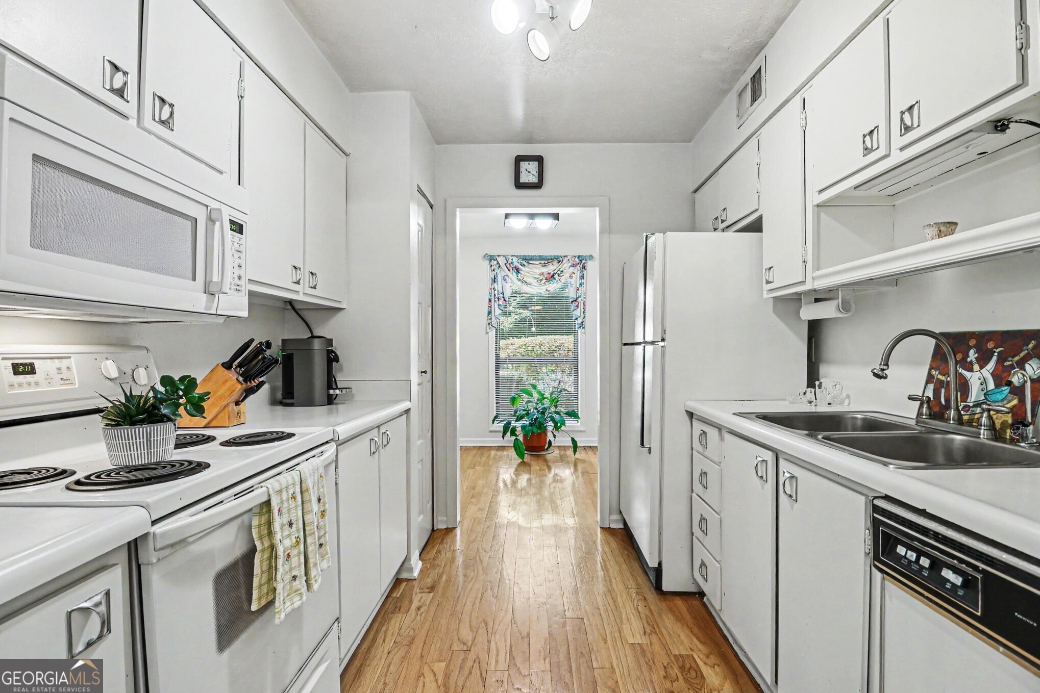 4862 Twin Lakes Trail