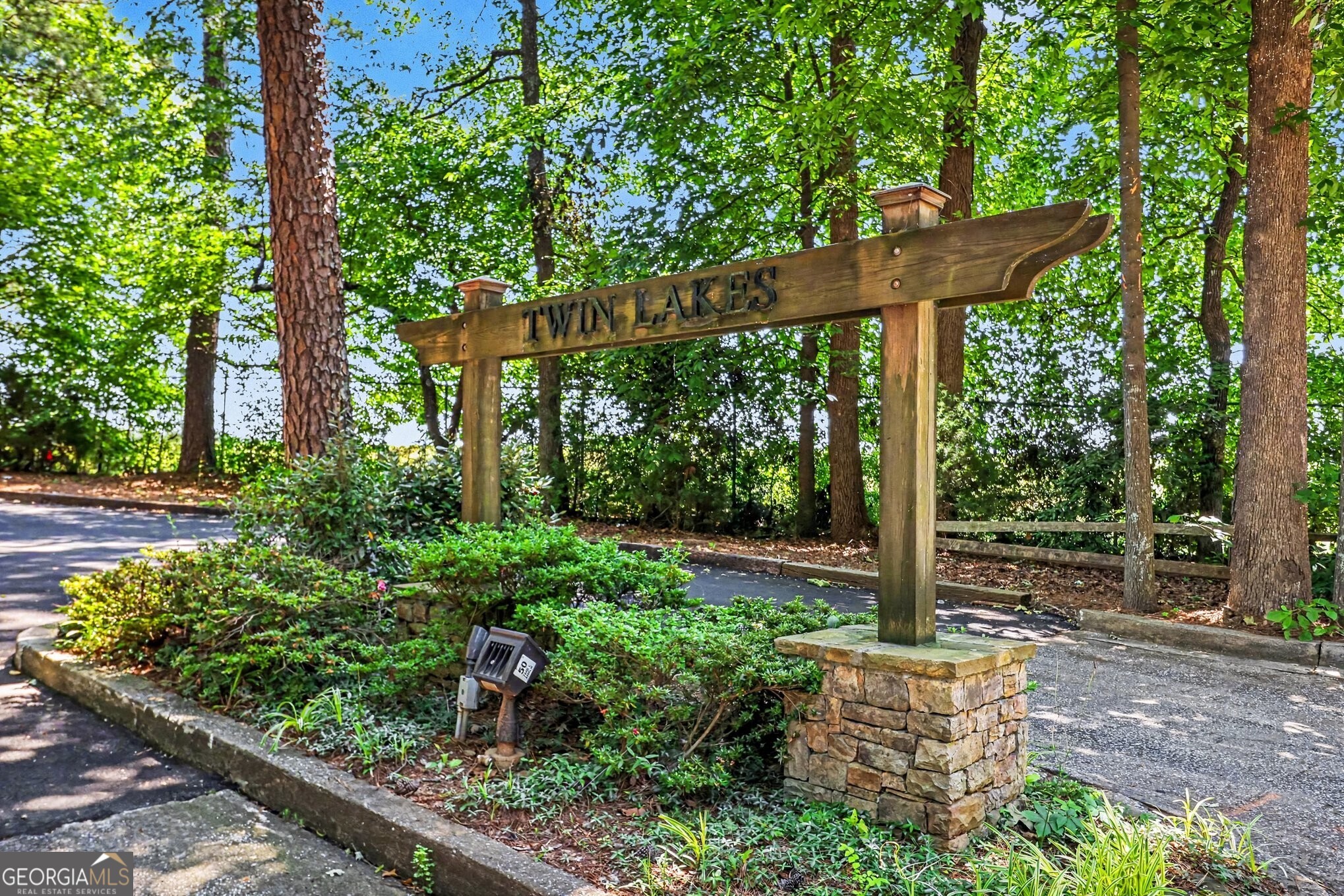 4862 Twin Lakes Trail