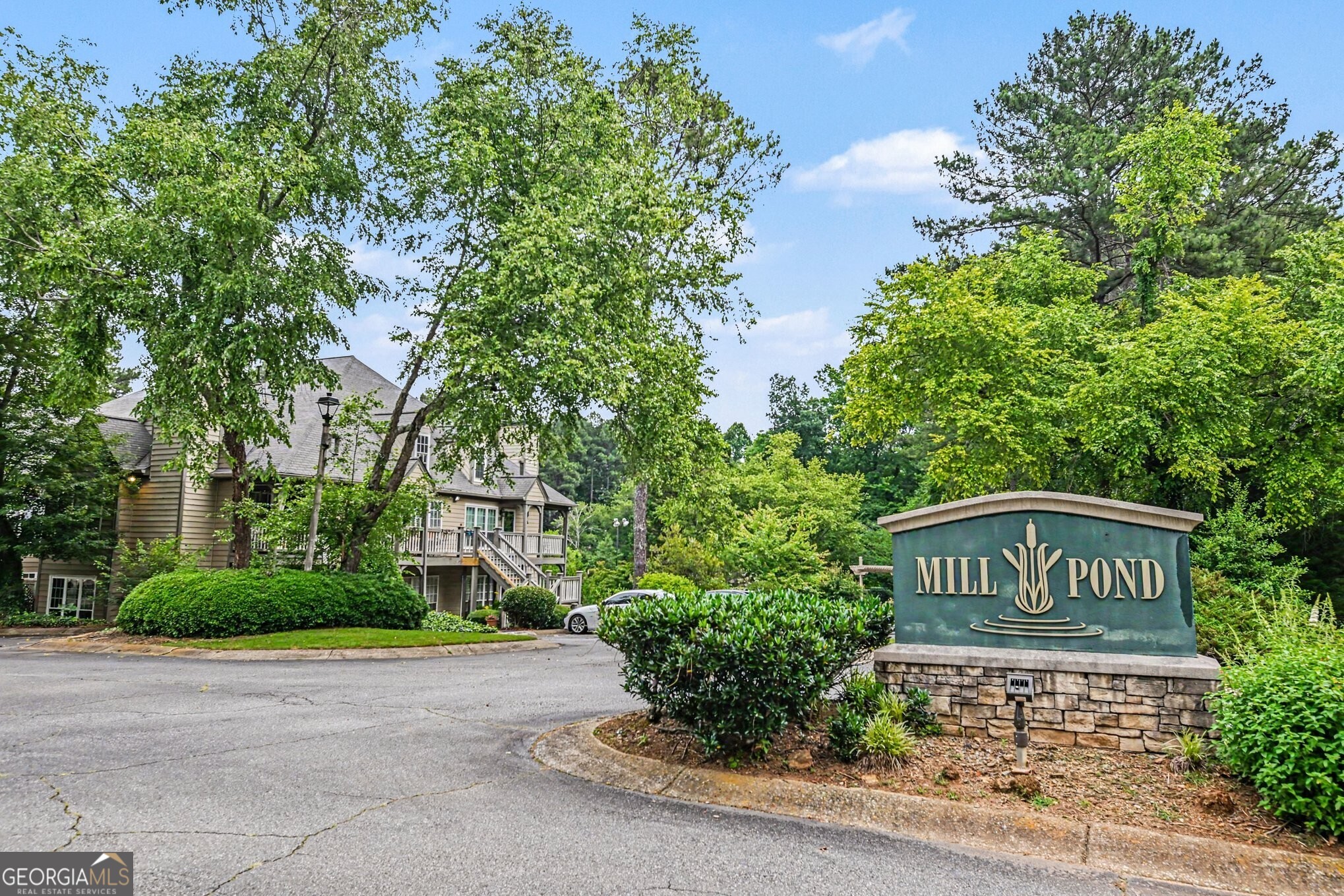 408 Mill Pond Court SE