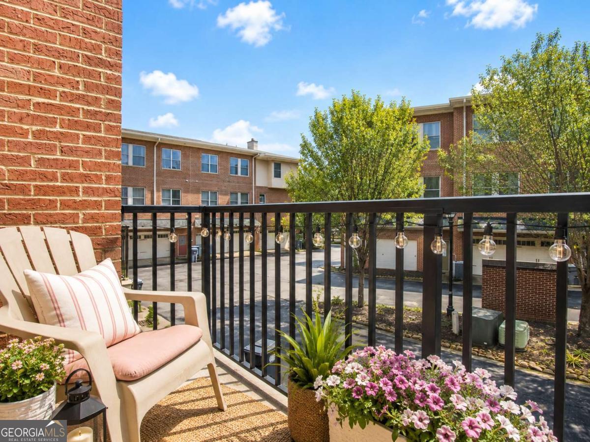 745 Fountainhead Lane NE # 111
