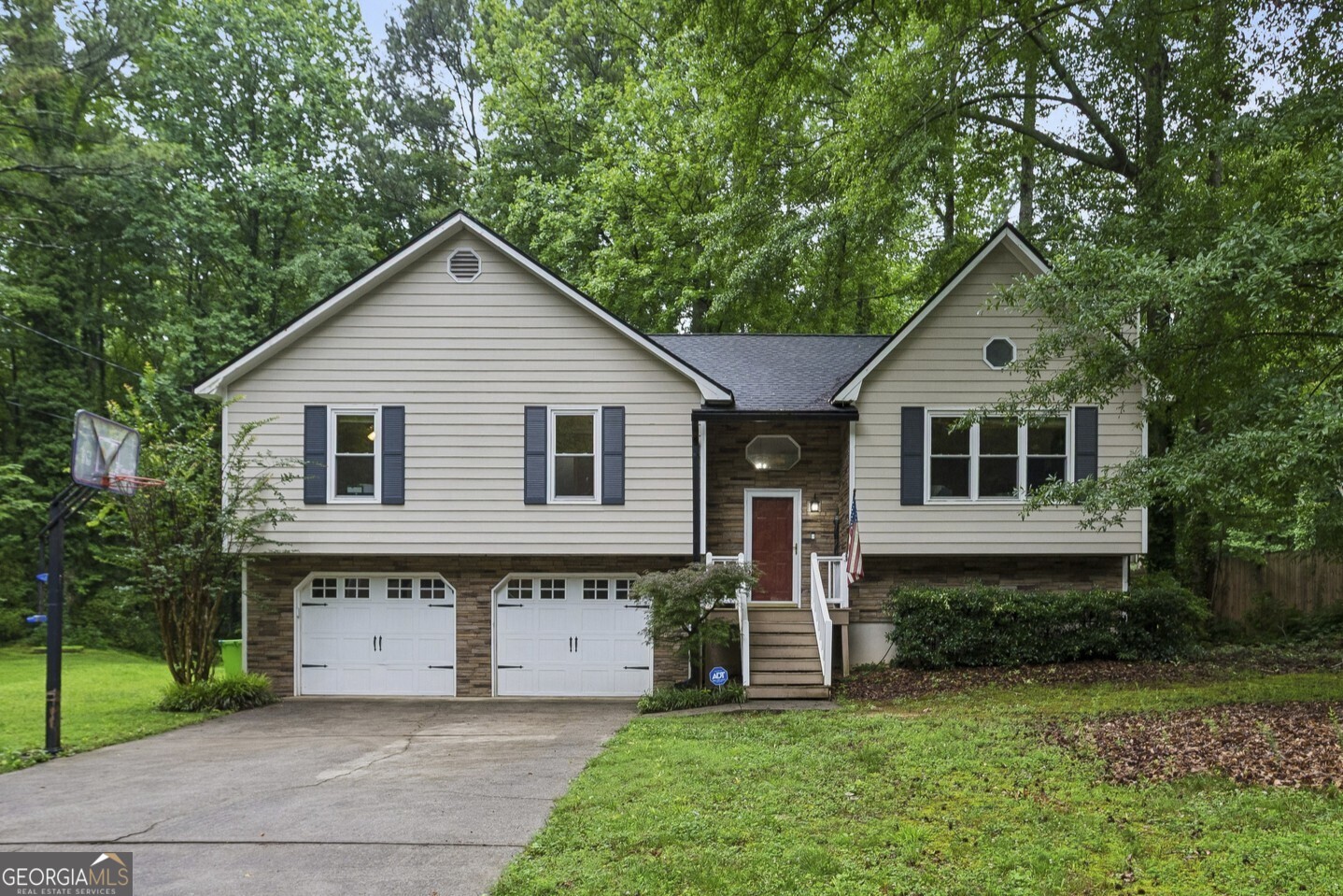 696 Cades Cove Court