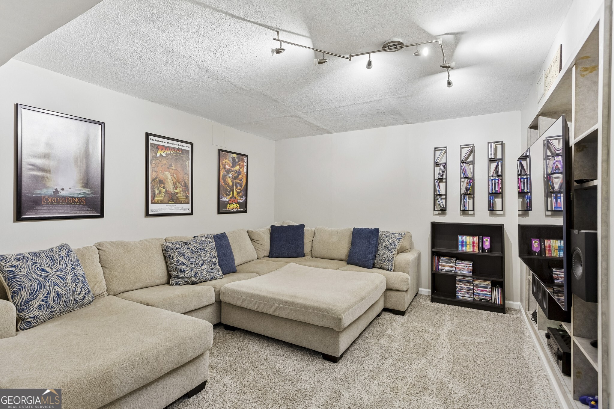696 Cades Cove Court