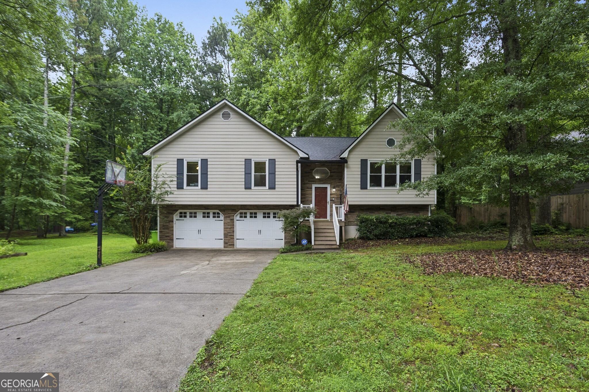 696 Cades Cove Court