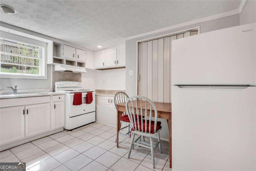 2774 Overlook Drive