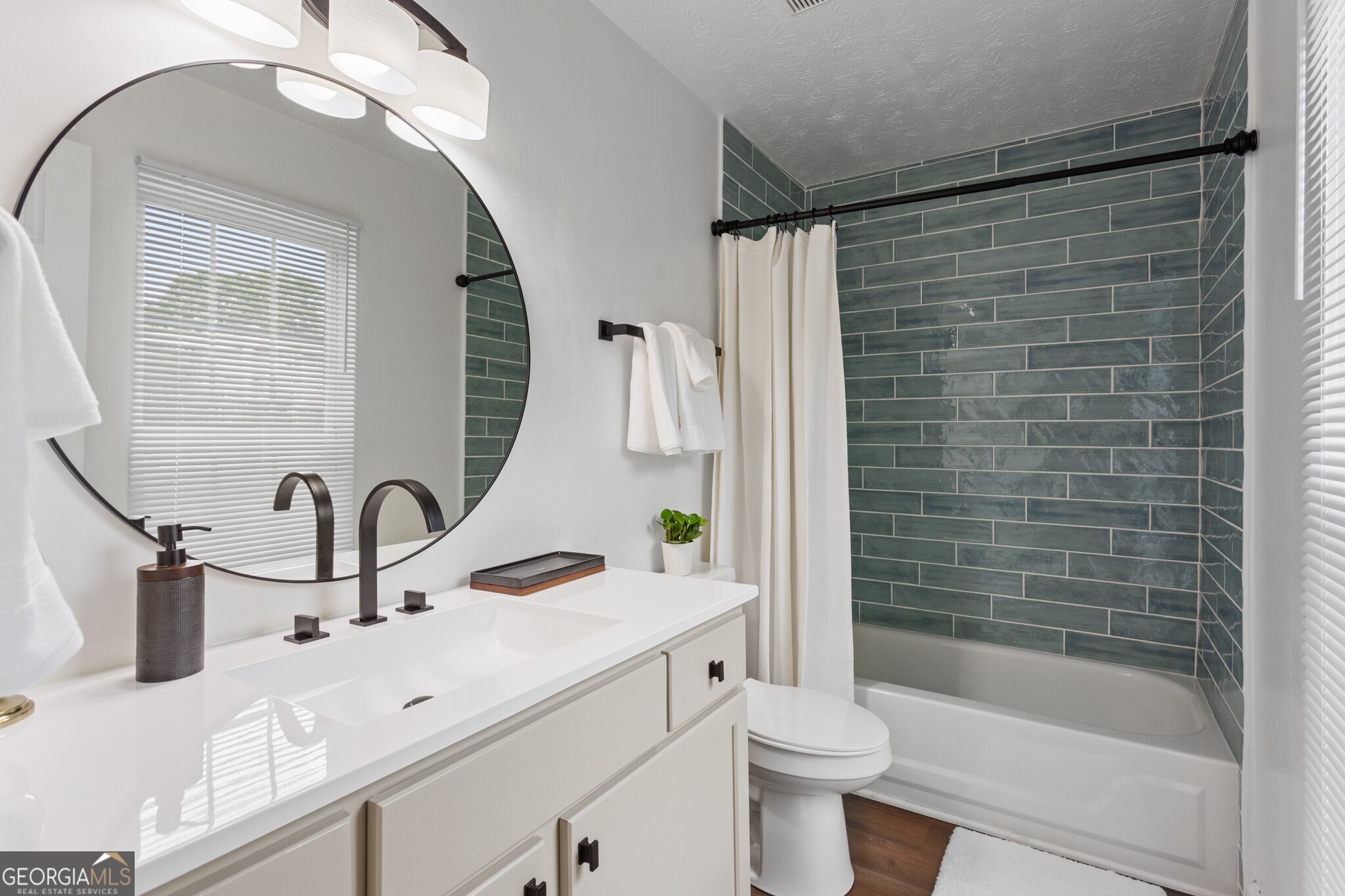 476 Teal Ct
