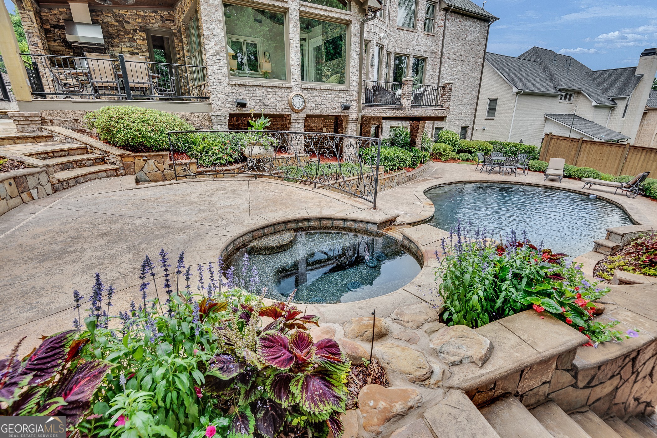 2494 Oak Grove Estates NE