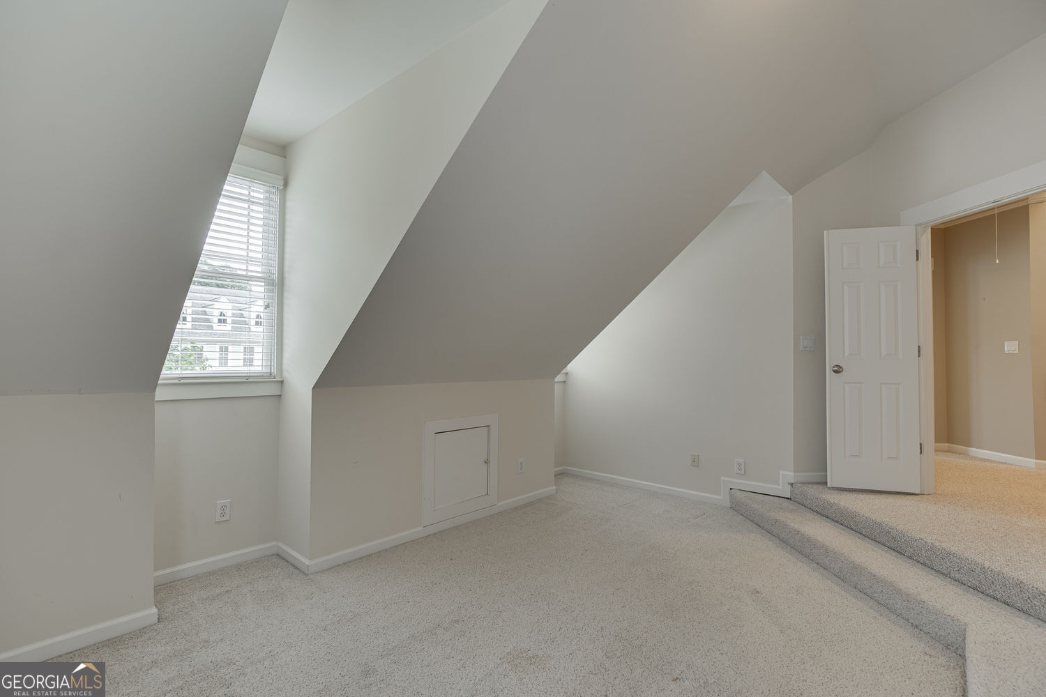 5843 Peacock Lane