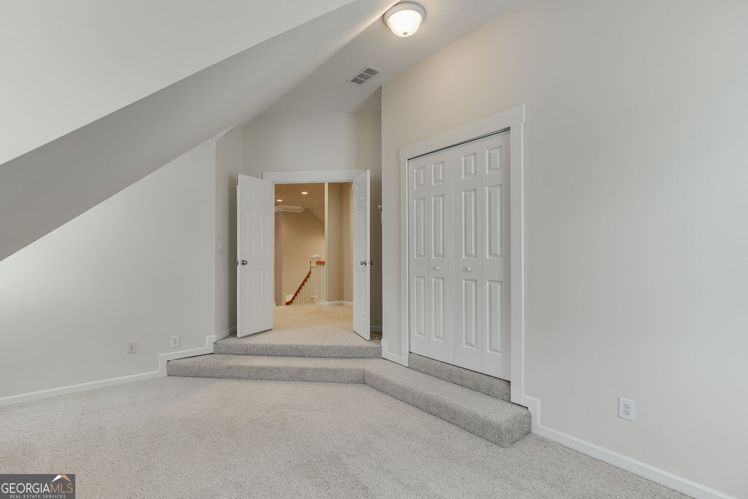 5843 Peacock Lane