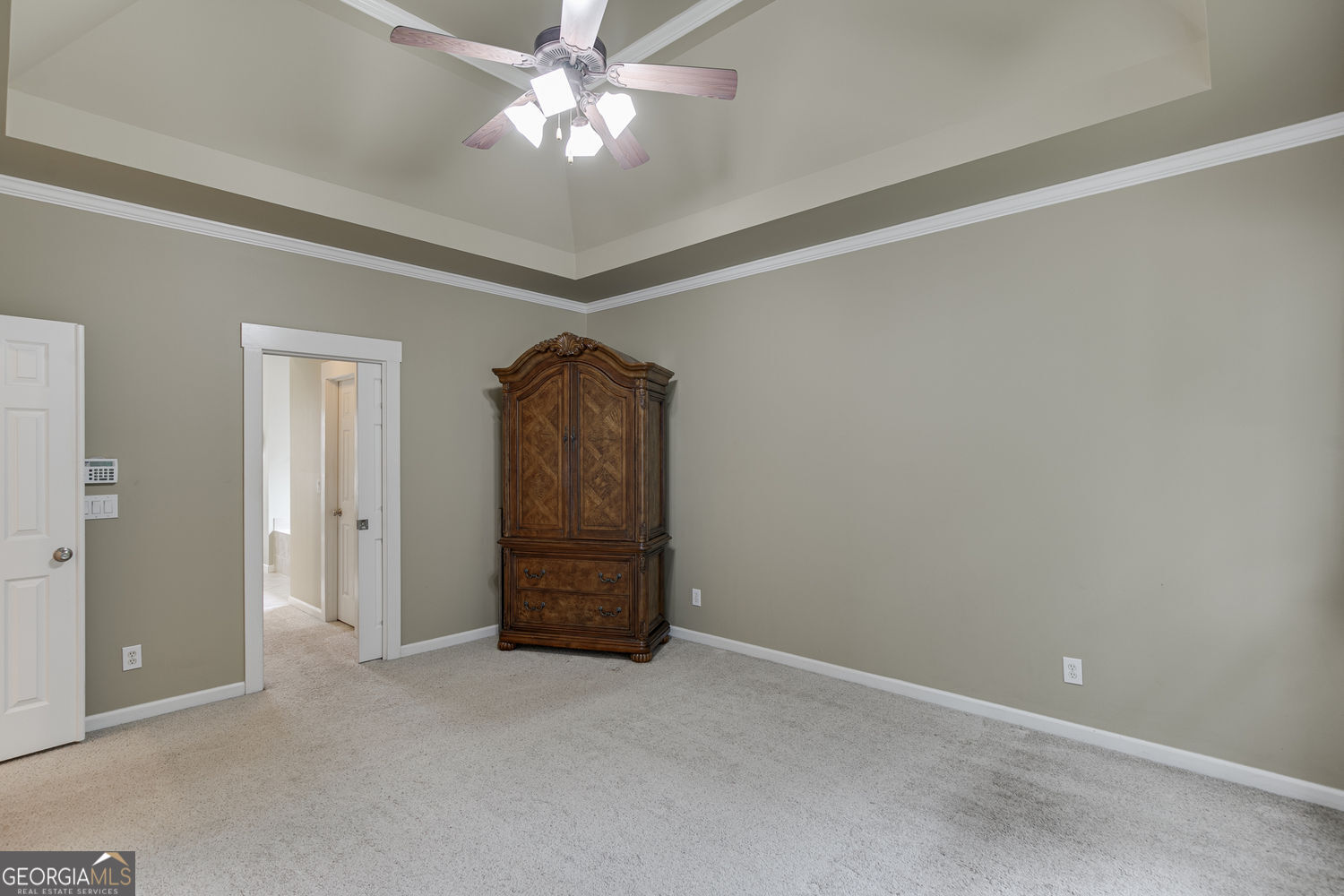 5843 Peacock Lane