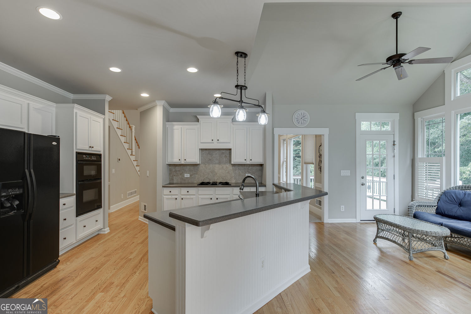 5843 Peacock Lane