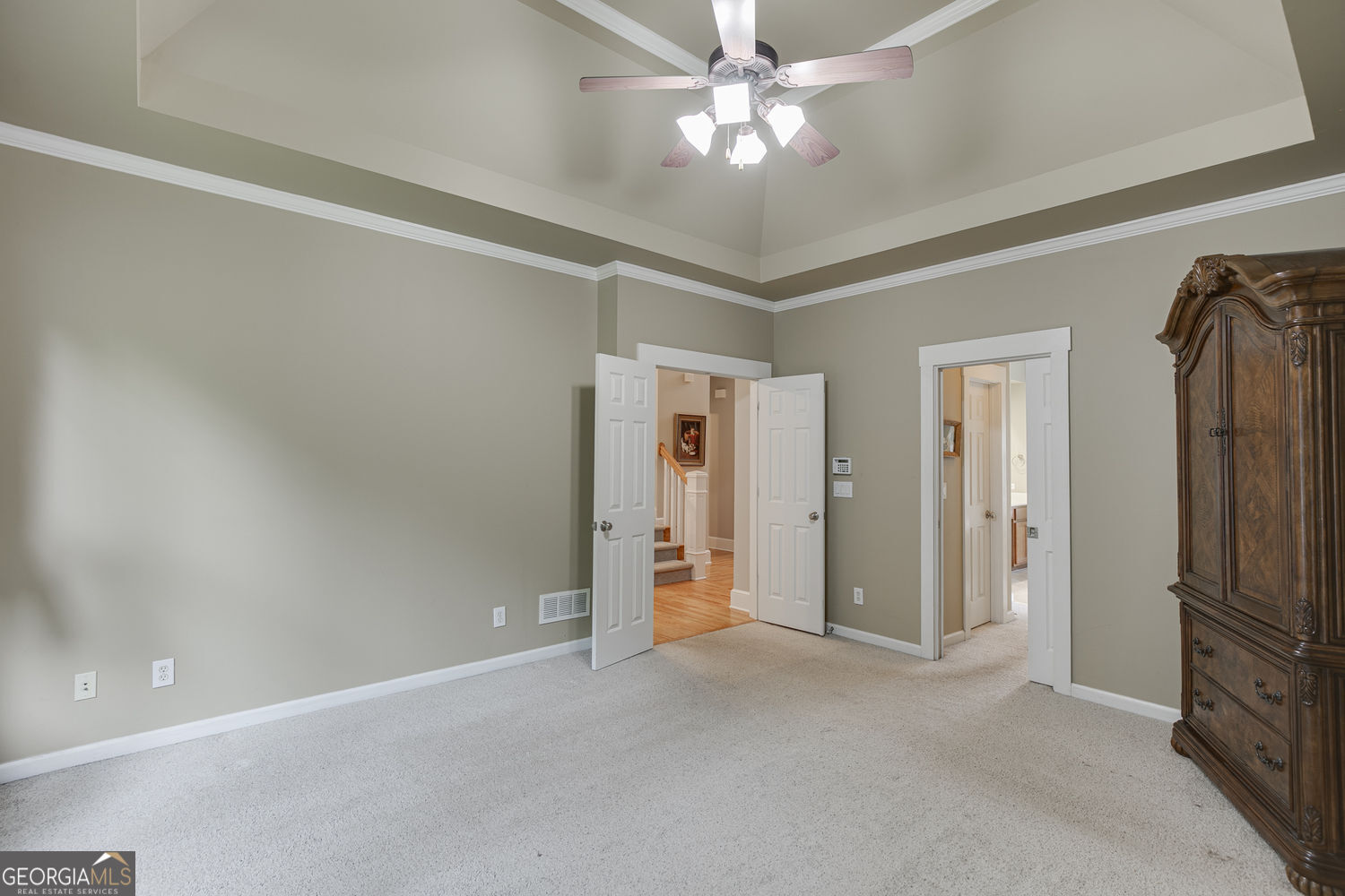 5843 Peacock Lane