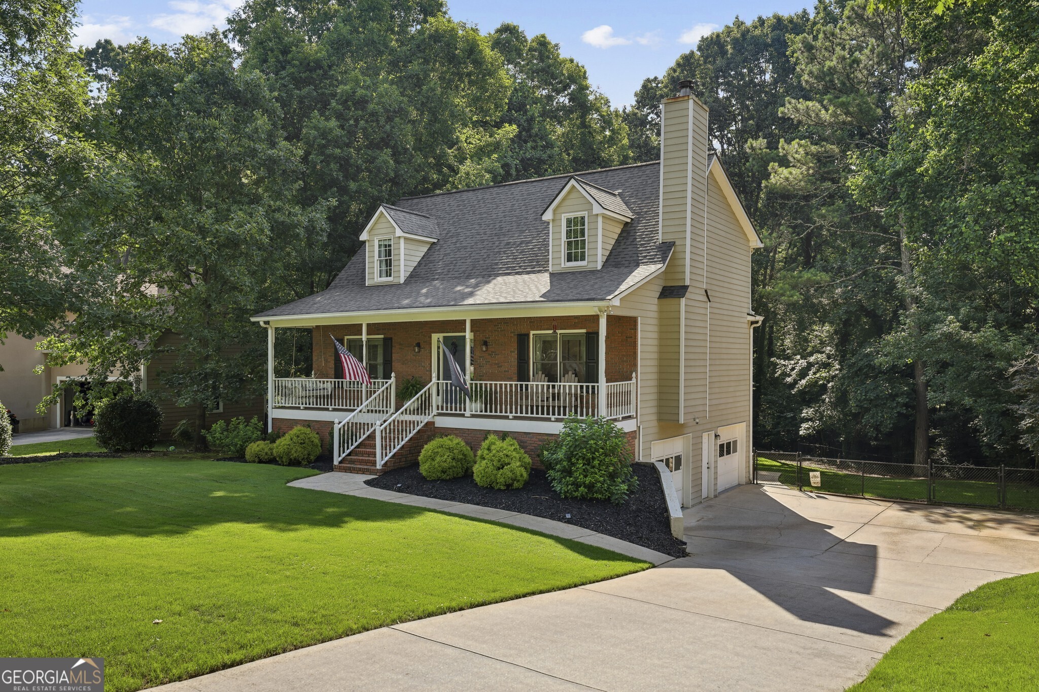2055 Ivy Lane