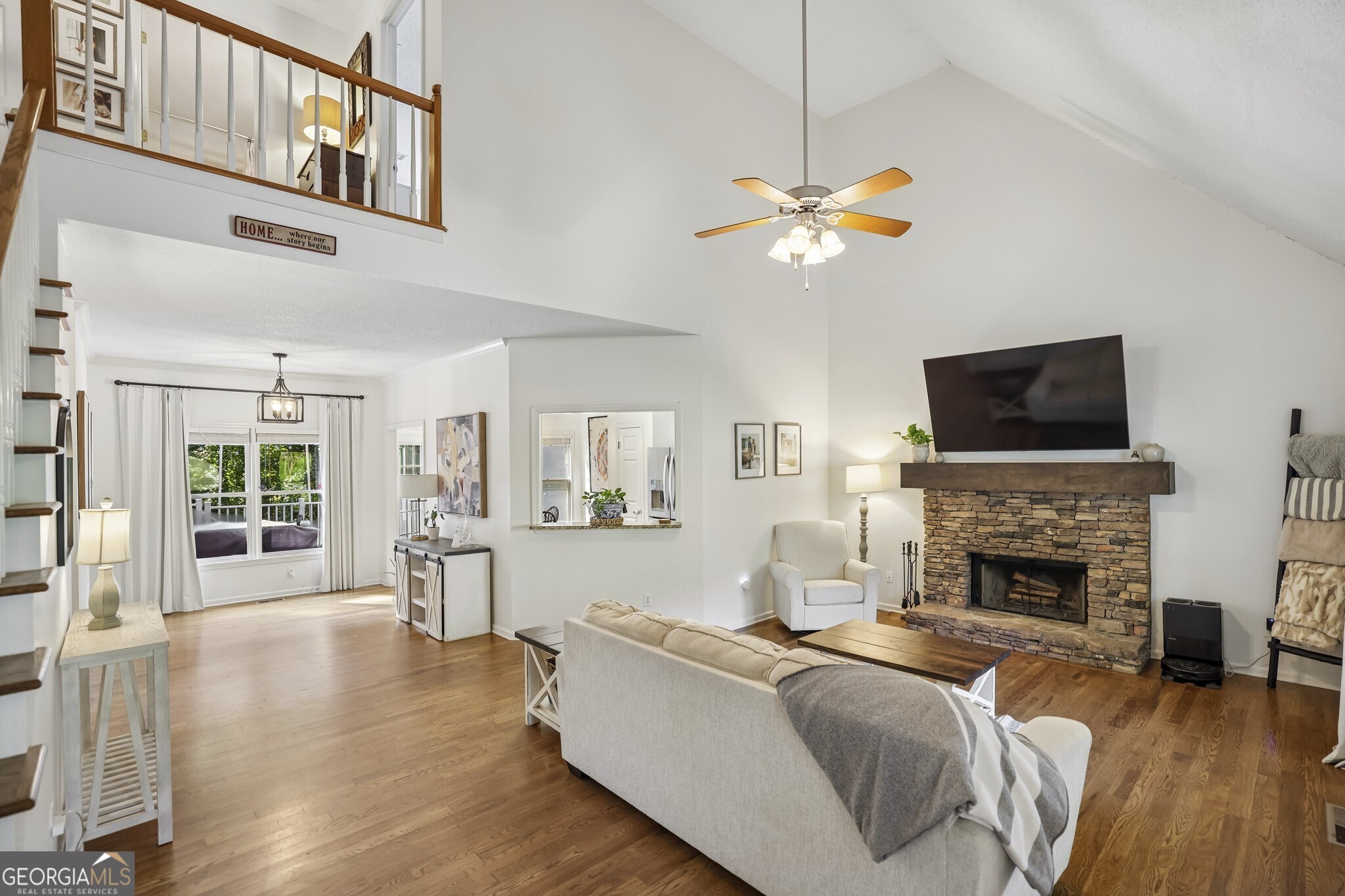 2055 Ivy Lane