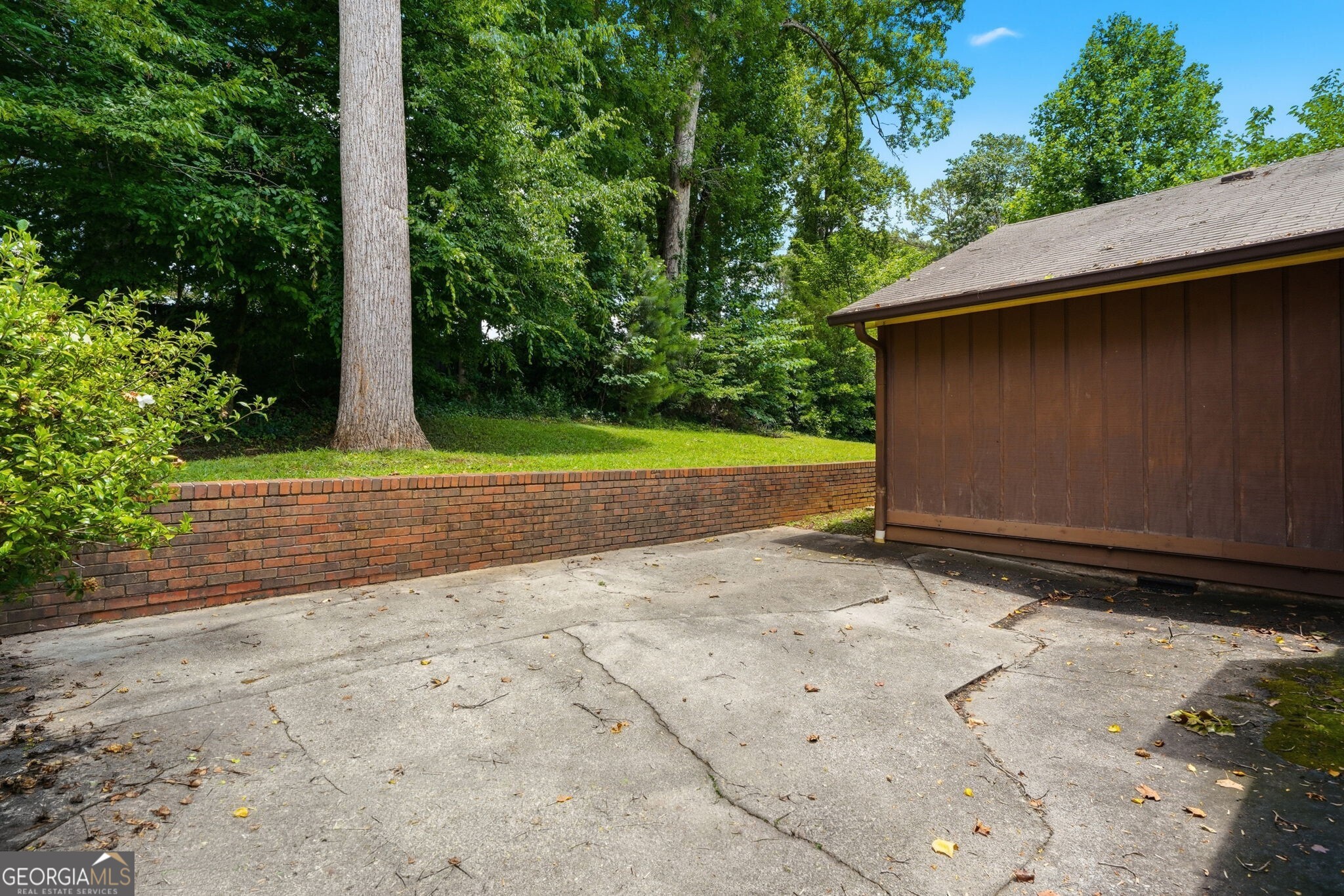 2604 Sunset Drive NE