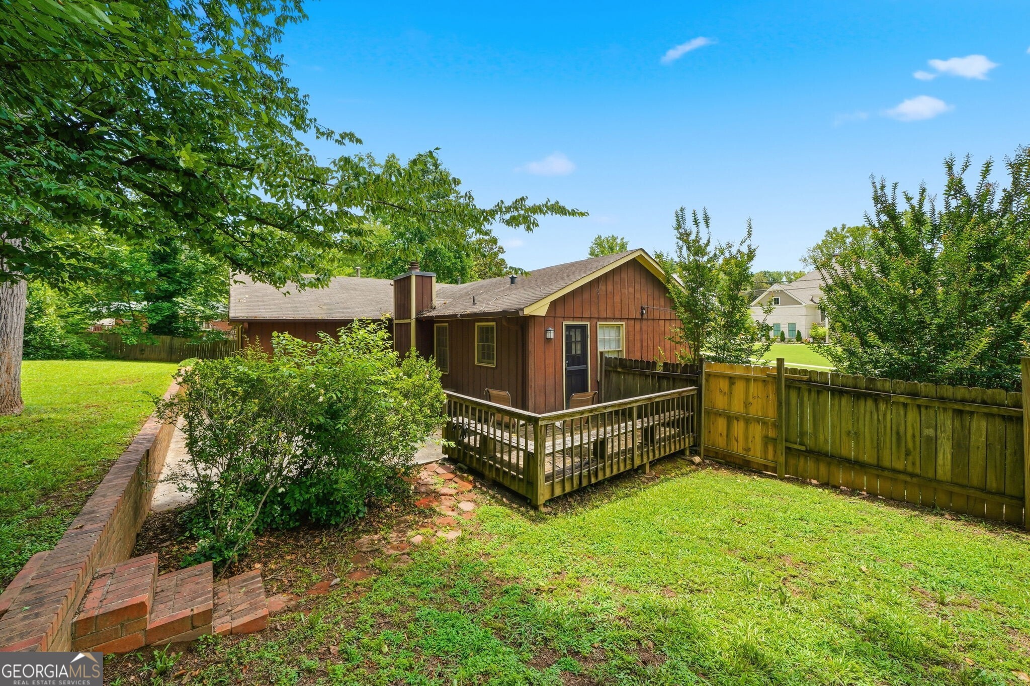 2604 Sunset Drive NE