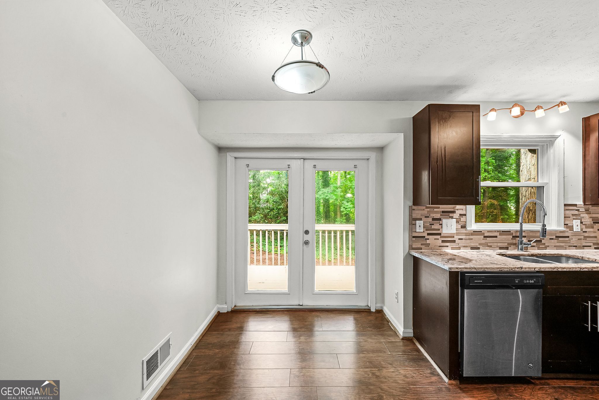 1469 W Rock Court
