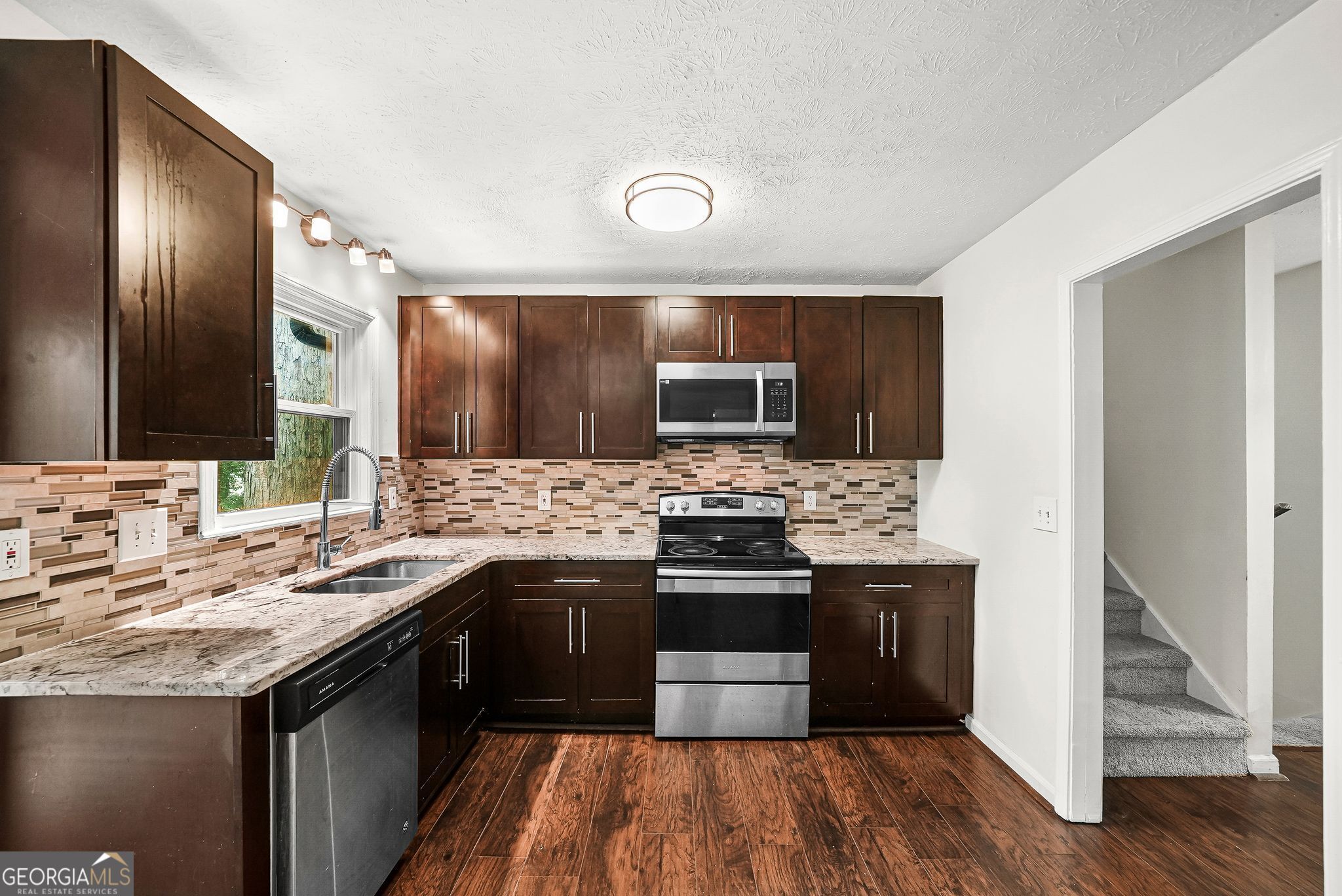 1469 W Rock Court
