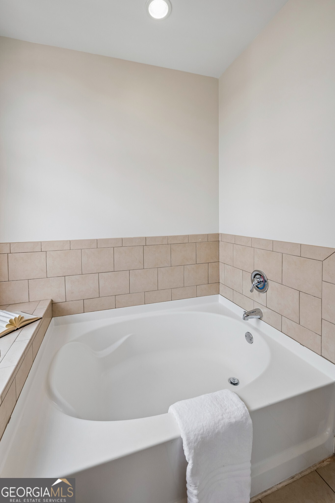 565 Peachtree Street NE # 1610